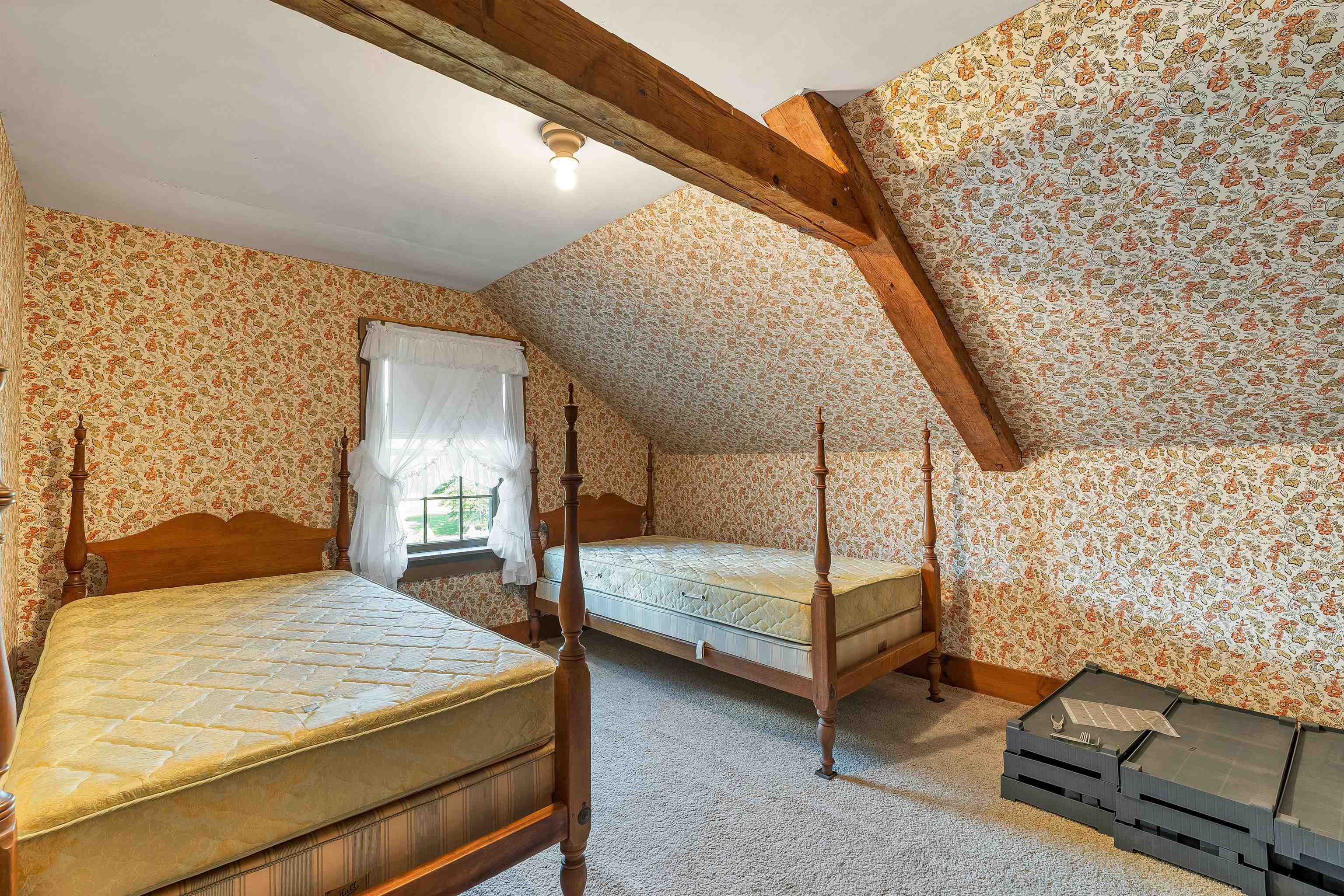 825 North Line Rd, Tuftonboro, NH 03816