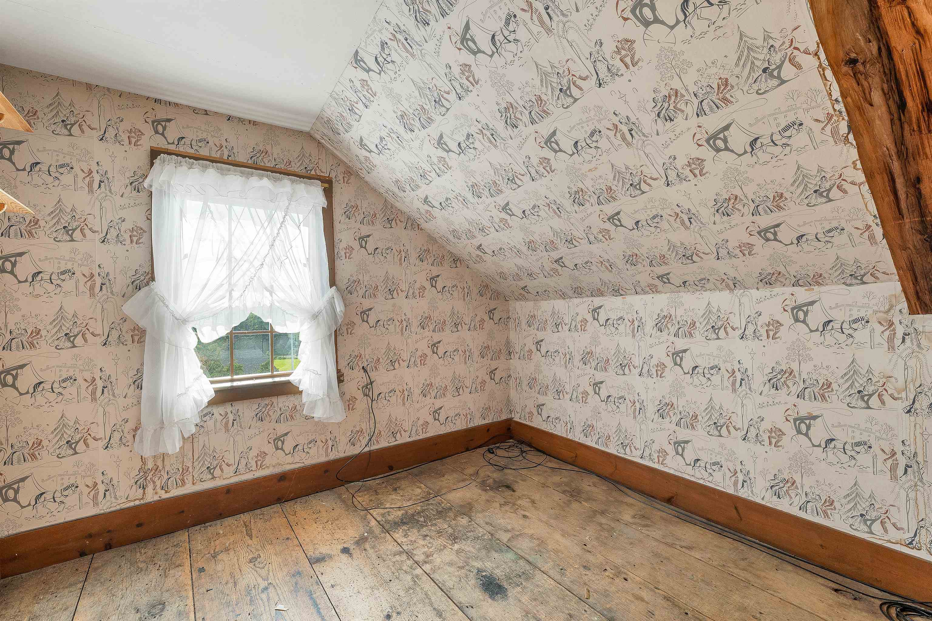 825 North Line Rd, Tuftonboro, NH 03816