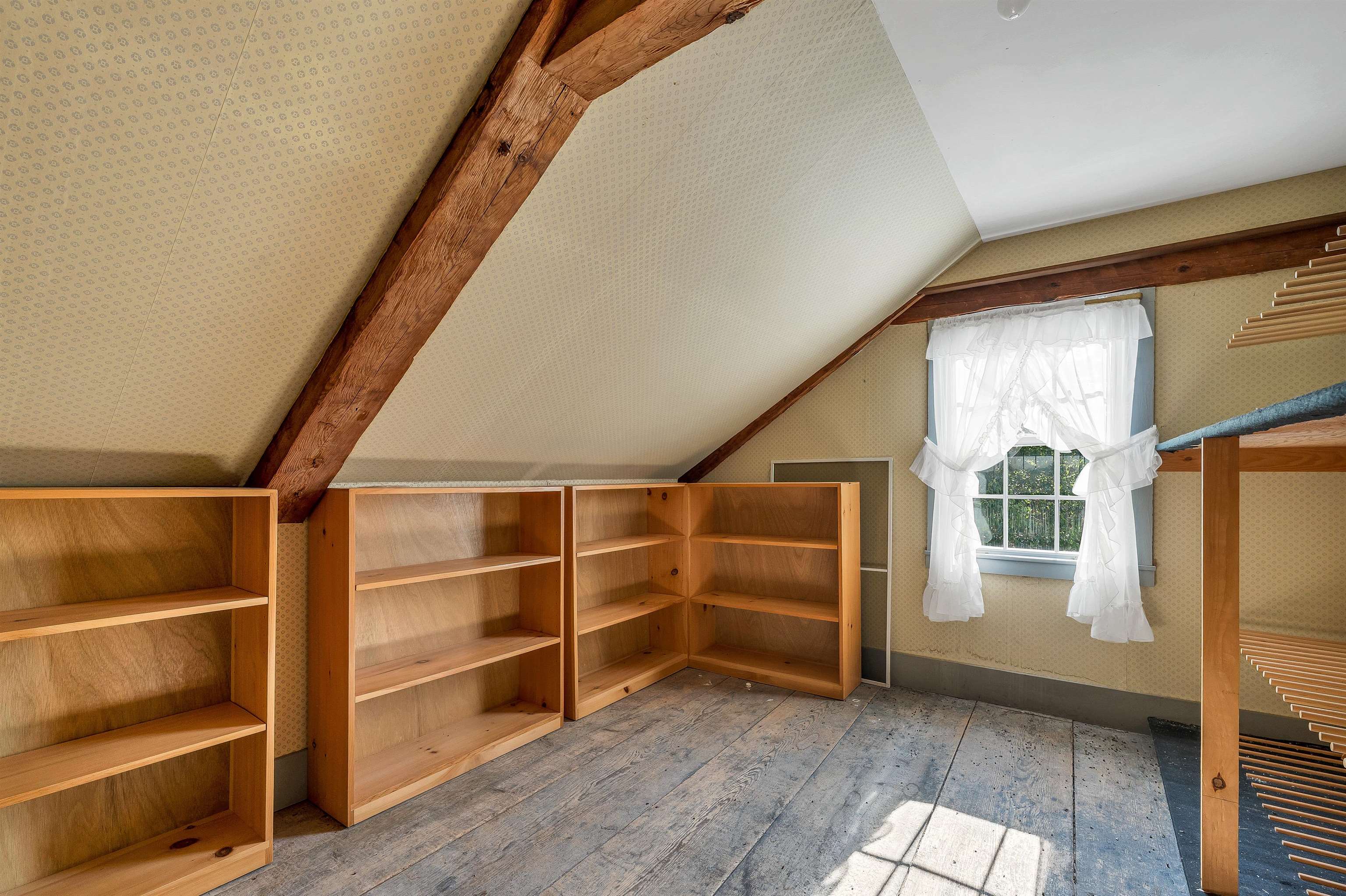 825 North Line Rd, Tuftonboro, NH 03816