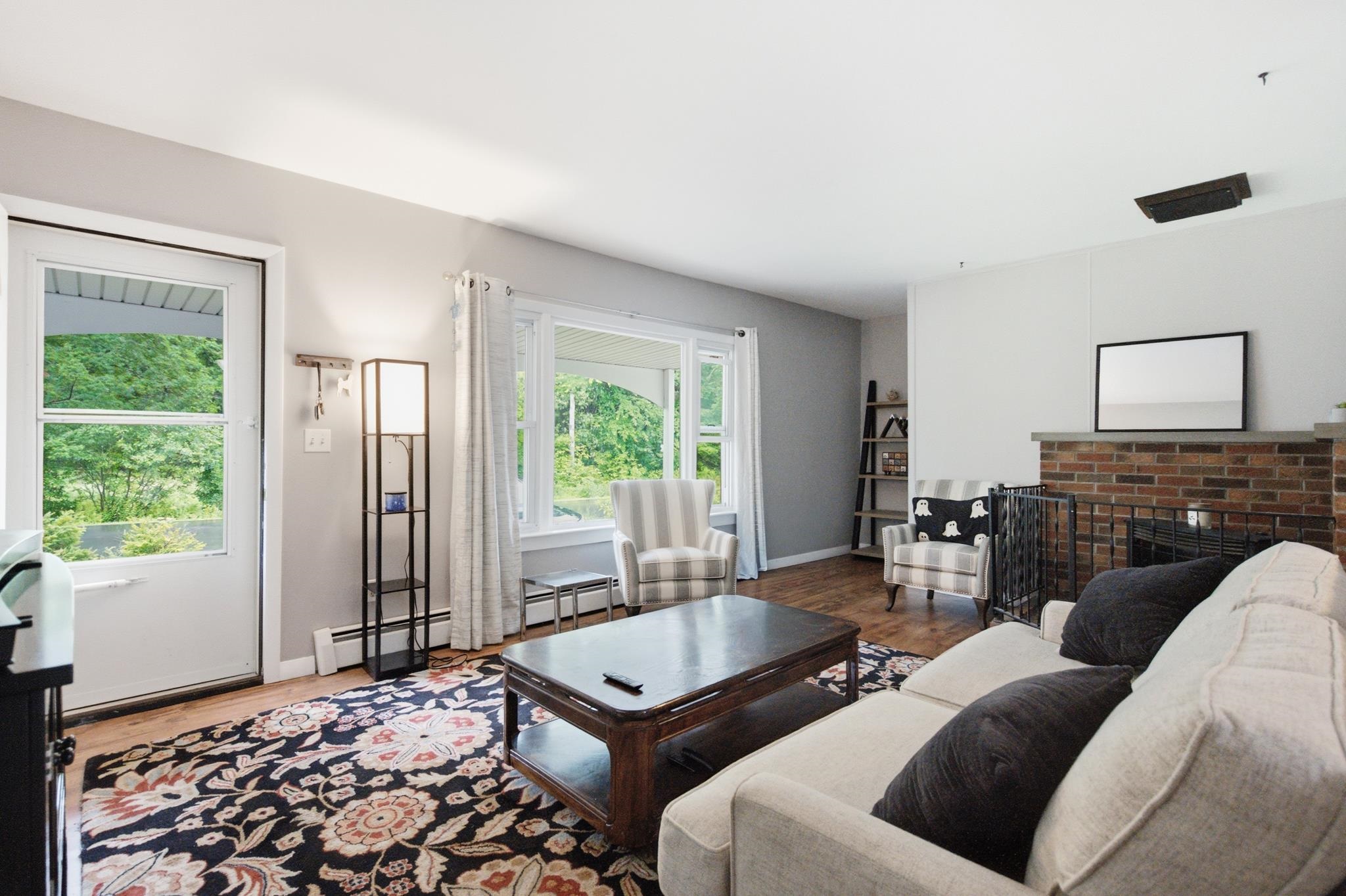 96 Saint Laurent St, Epping, NH 03042