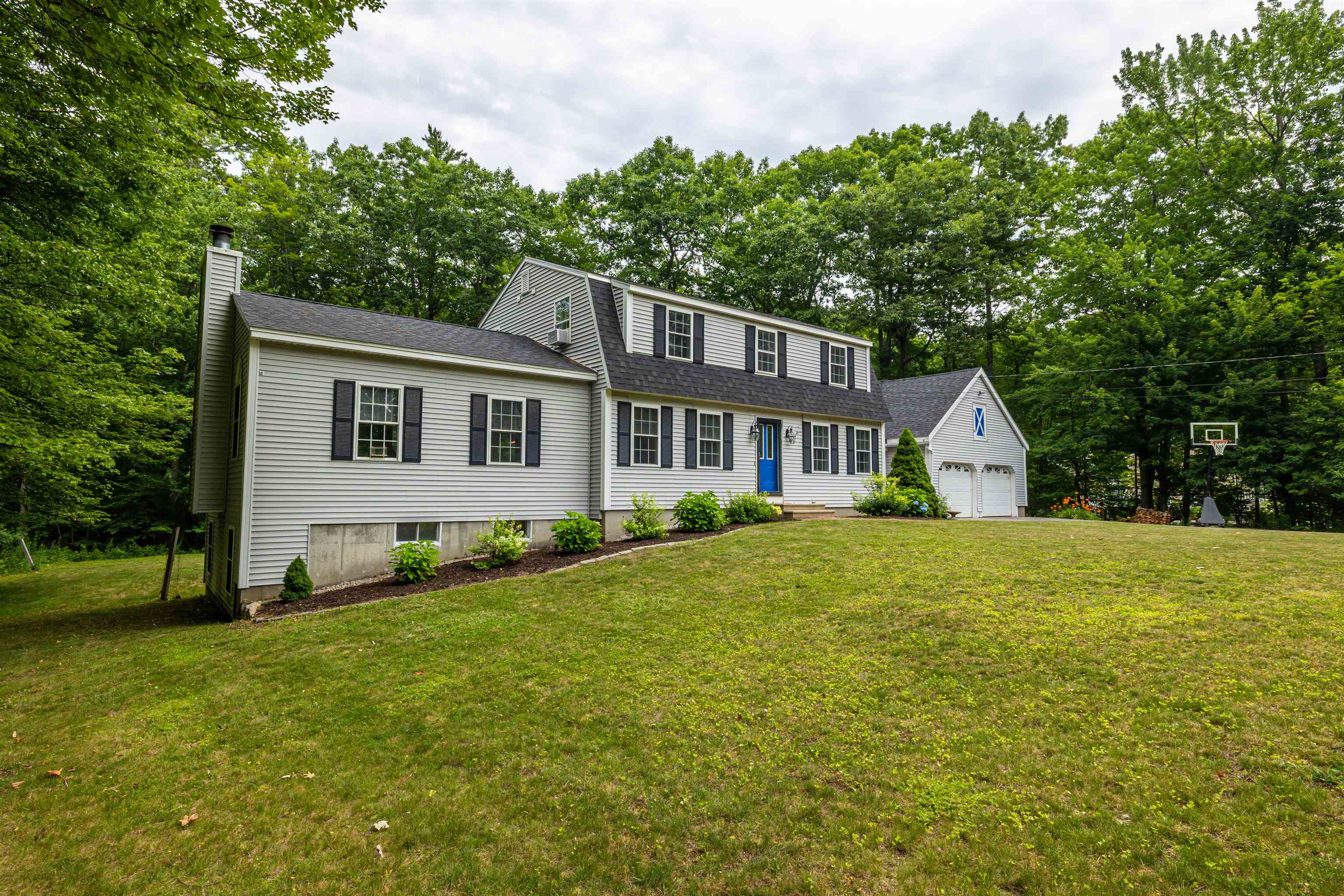 39 Lantern Ln, Hooksett, NH 03106