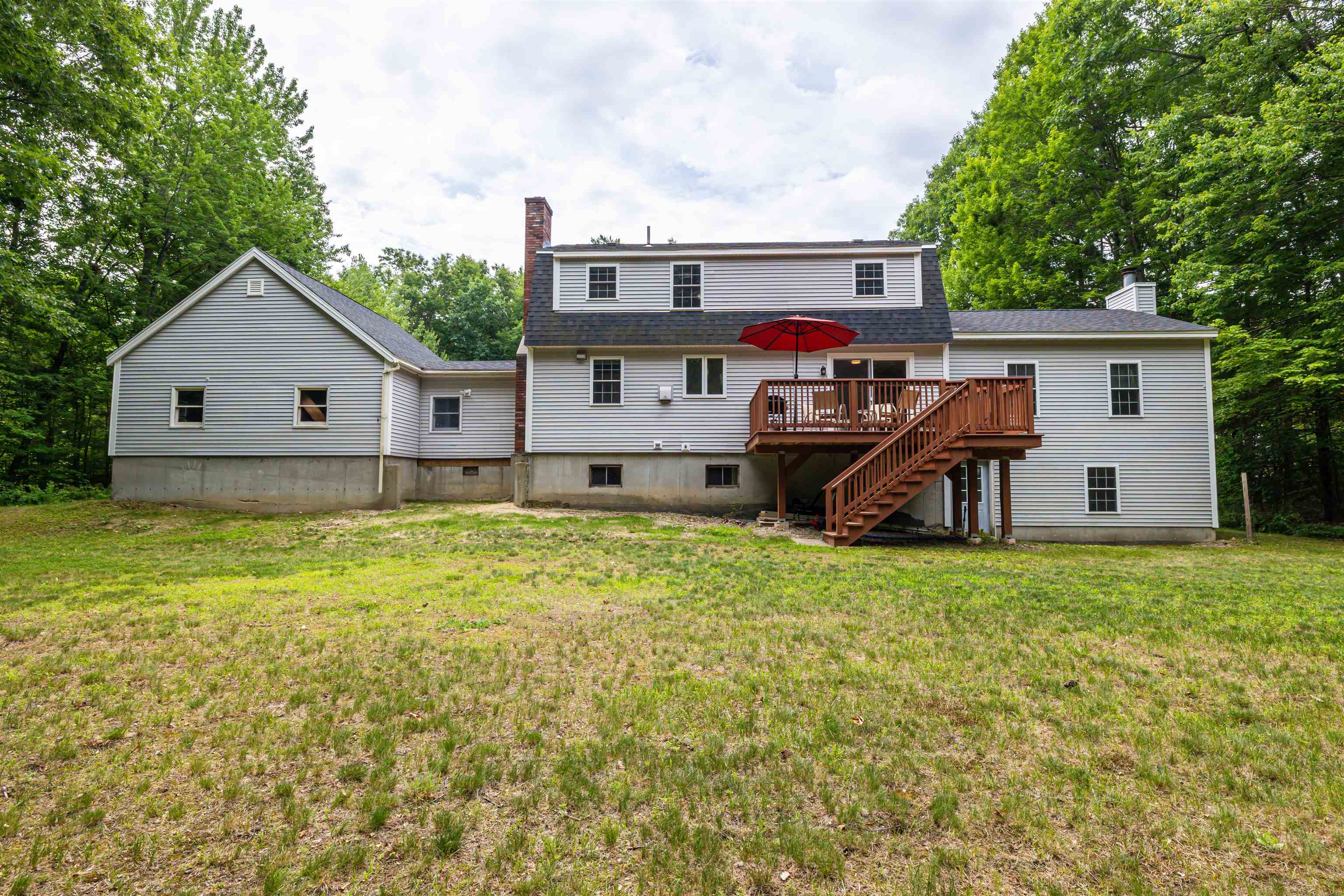 39 Lantern Ln, Hooksett, NH 03106