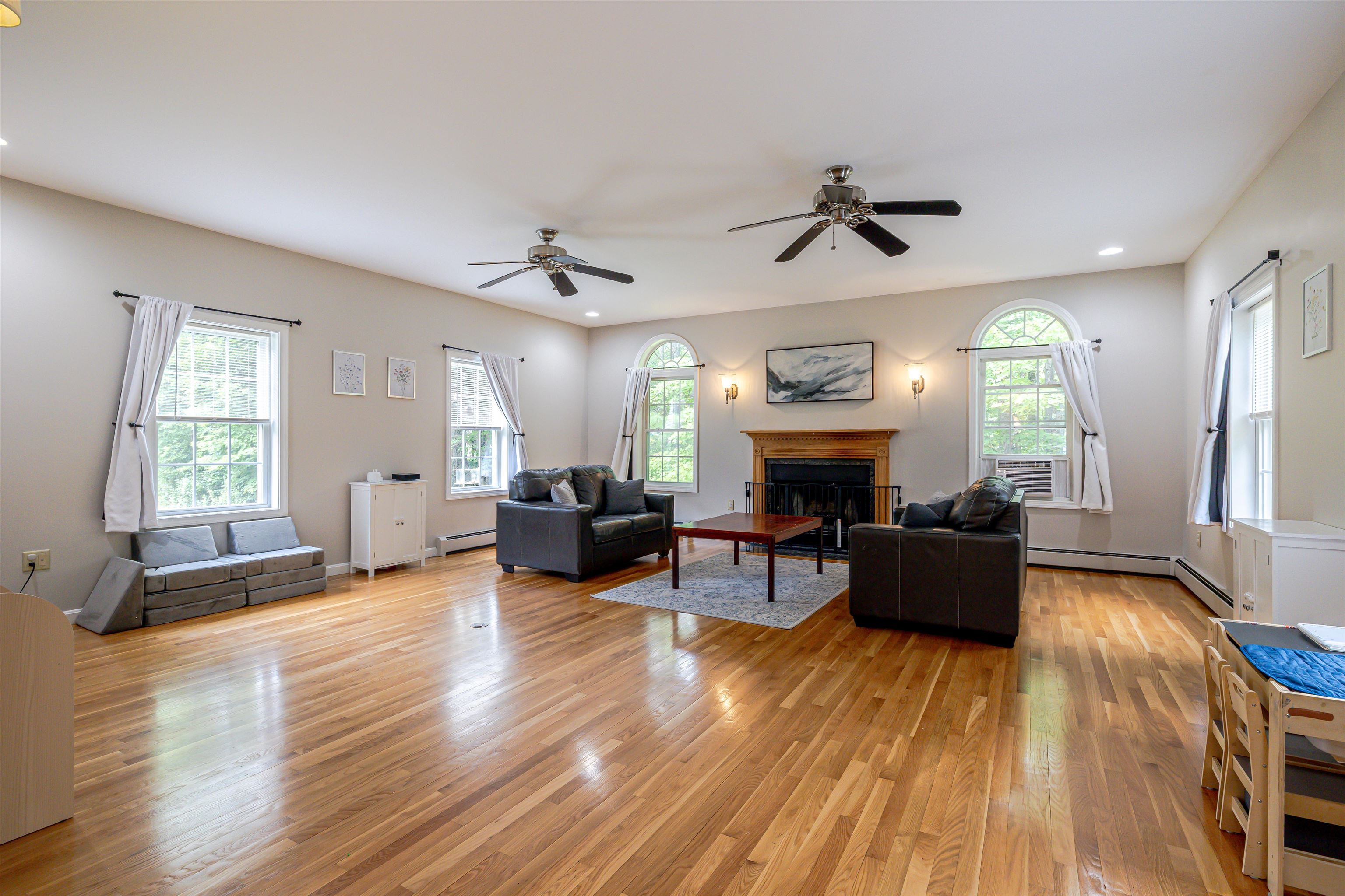 39 Lantern Ln, Hooksett, NH 03106