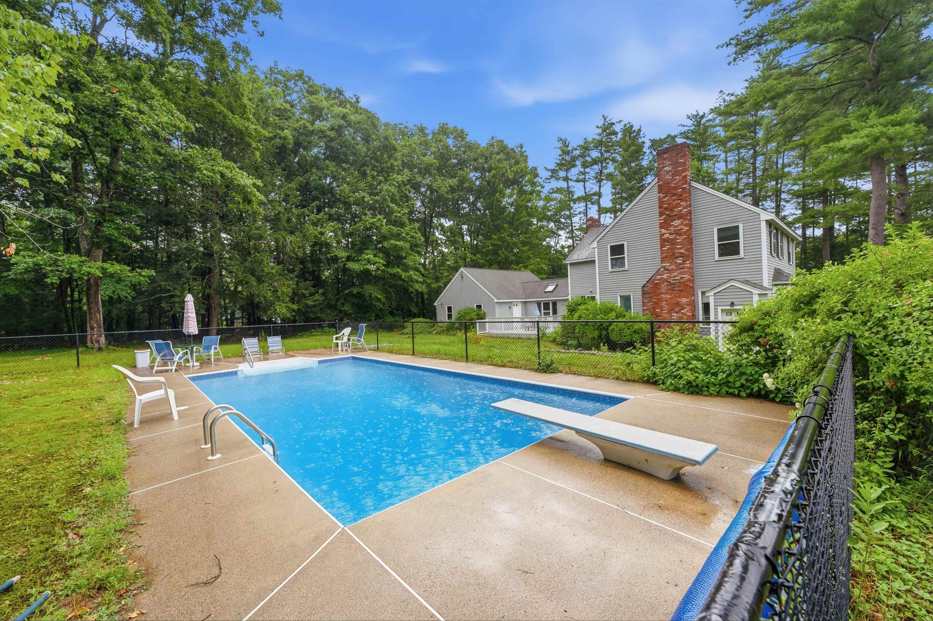 62 Wire Rd, Merrimack, NH 03054