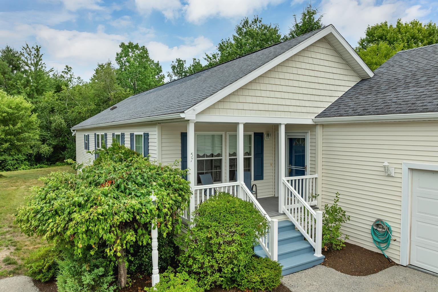 57 Sagewood Cir, Hooksett, NH 03106