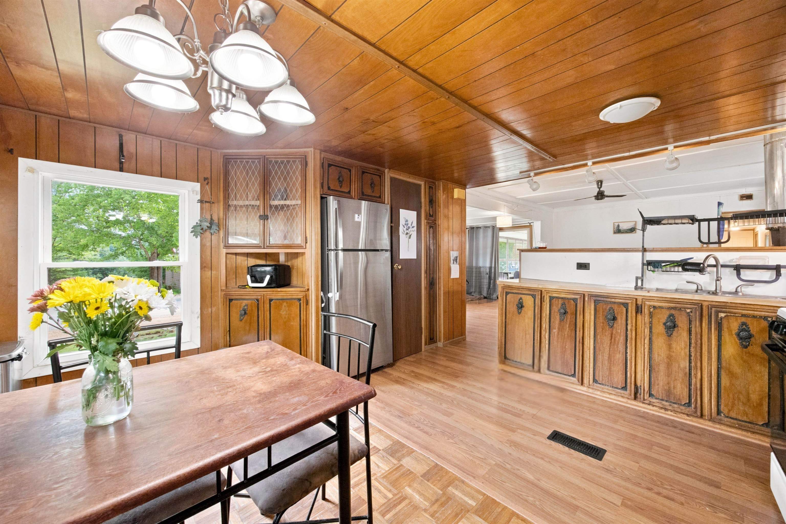 1 Hoover Cir, Loudon, NH 03307
