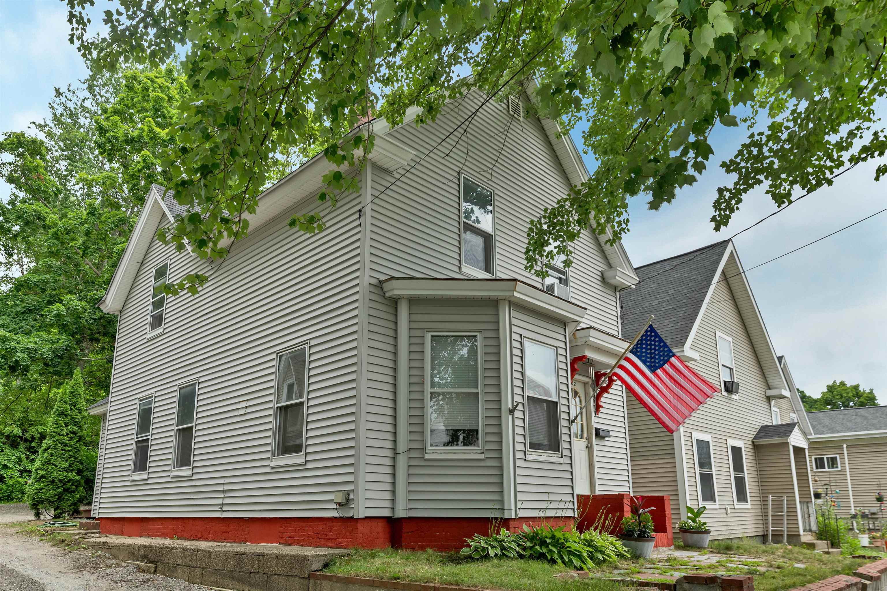 102 Franklin St, Franklin, NH 03235