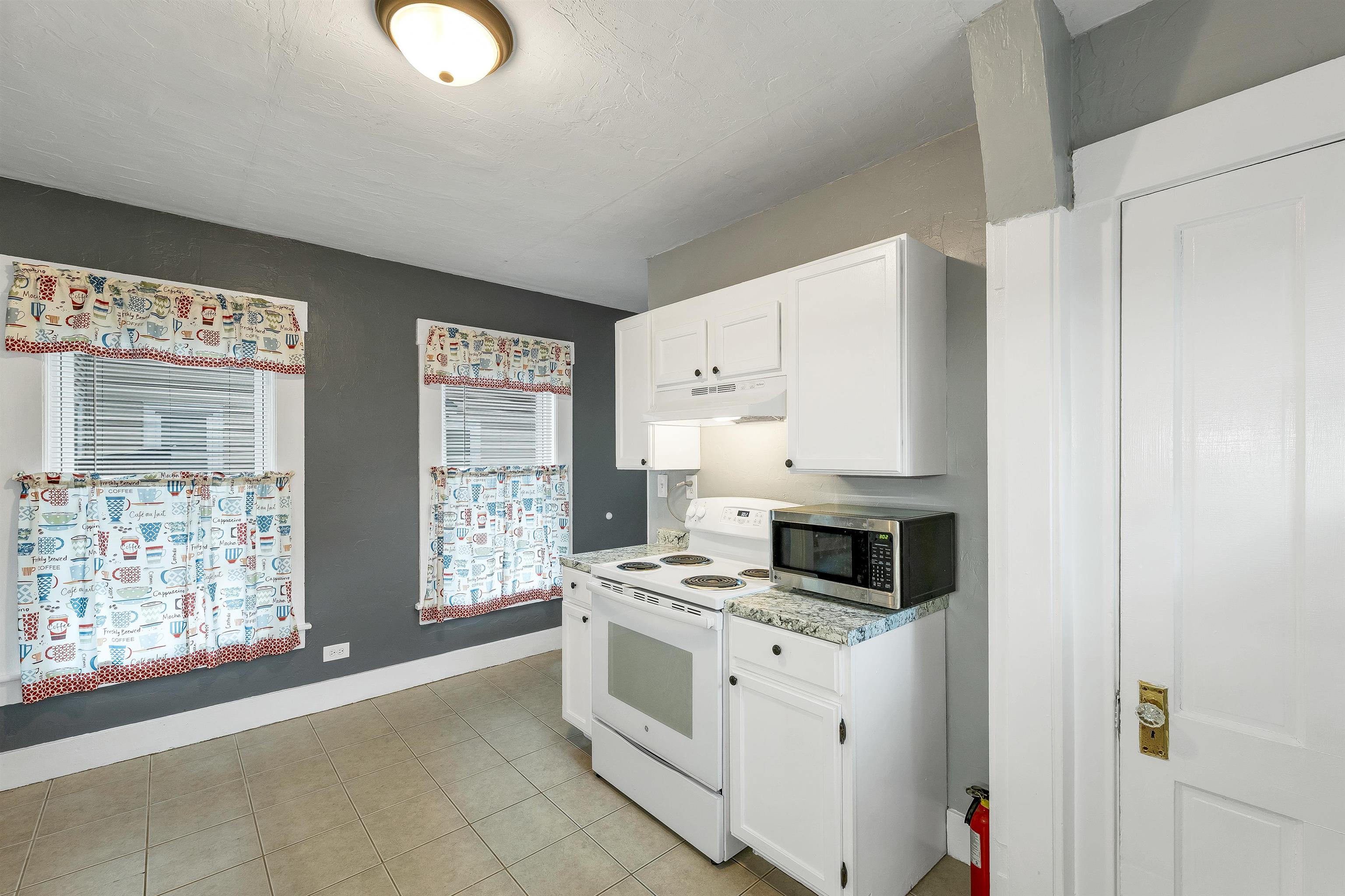 102 Franklin St, Franklin, NH 03235