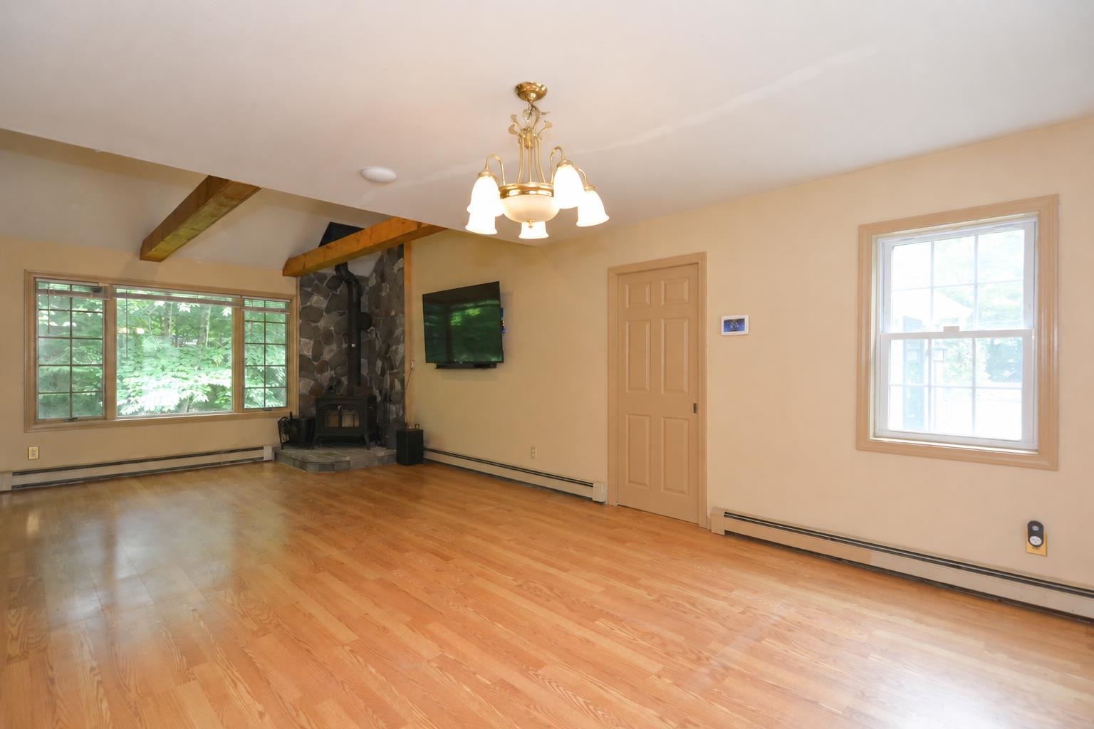 154 Leightons Corner Rd, Strafford, NH 03884