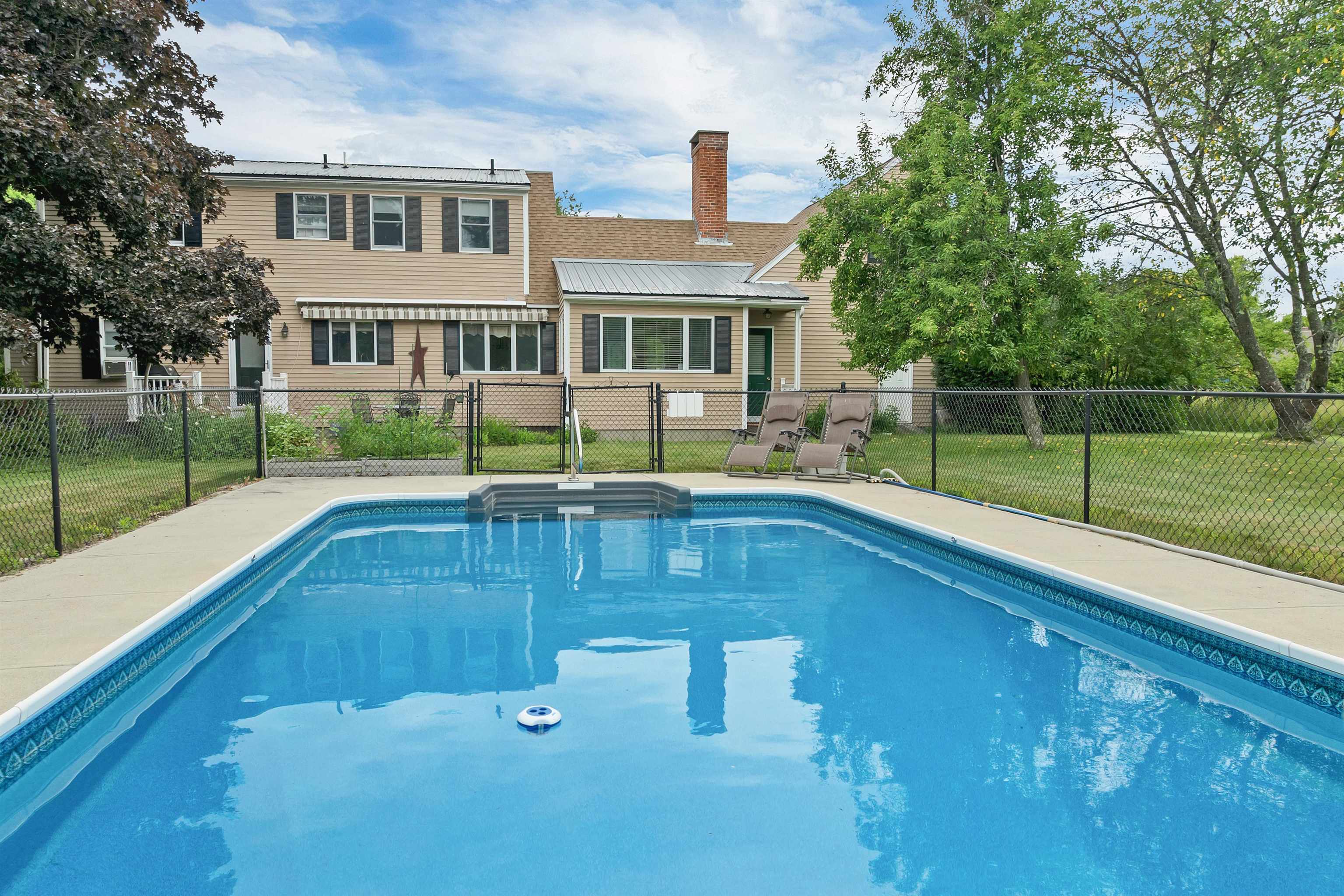 10 Old Mill Dr, Wolfeboro, NH 03894
