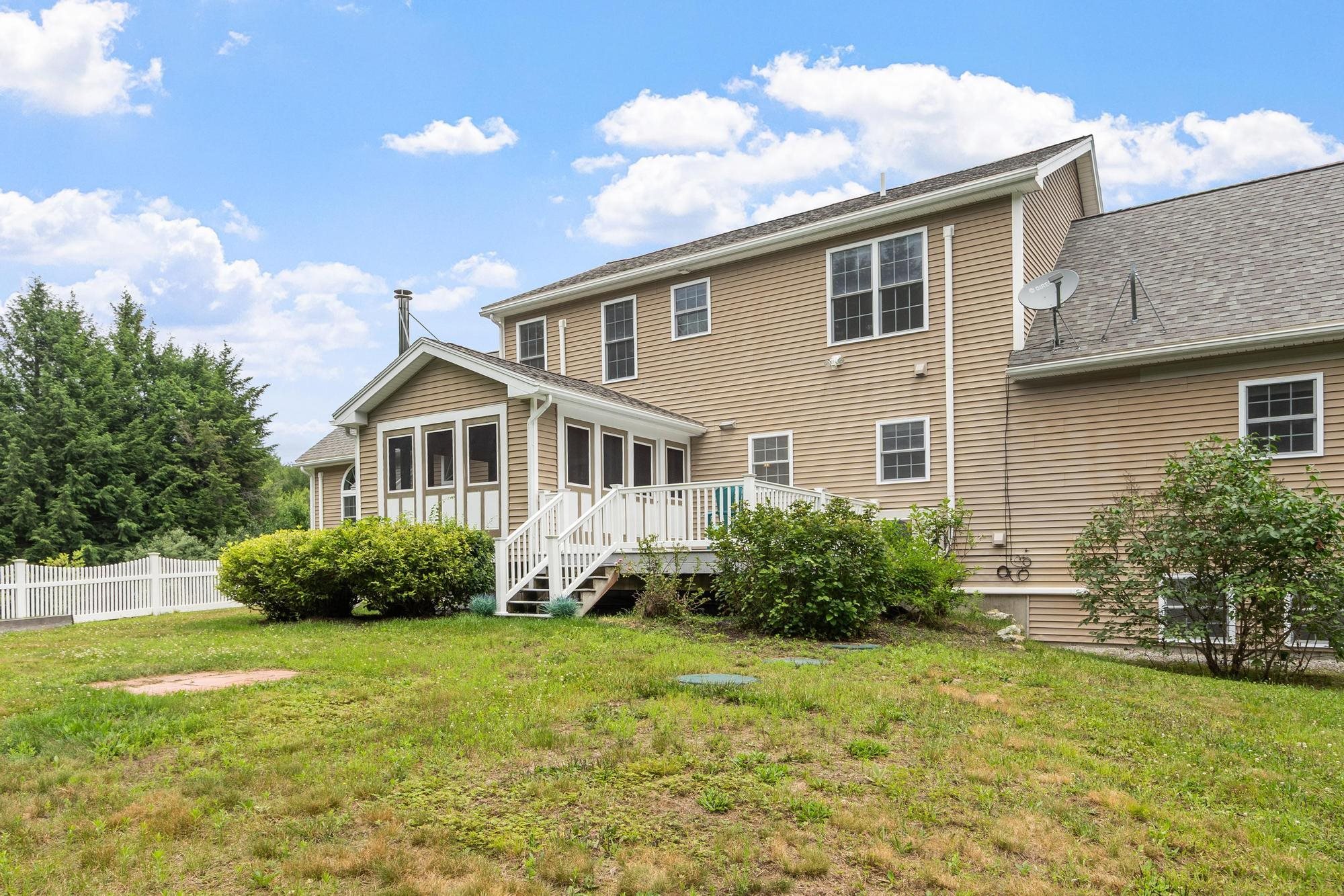 62 Monadnock Ln, Peterborough, NH 03458