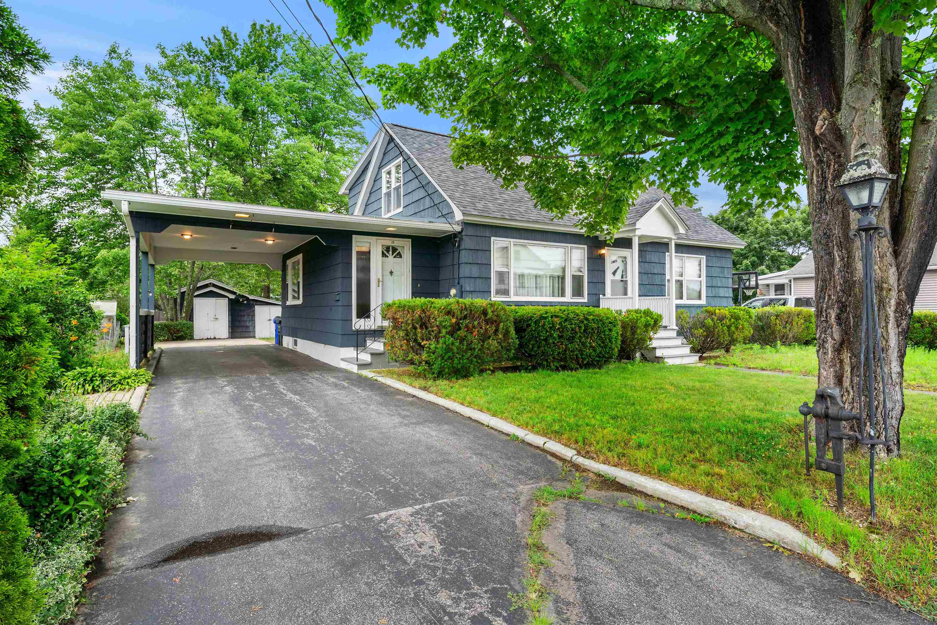 24 Plummer St, Goffstown, NH 03102