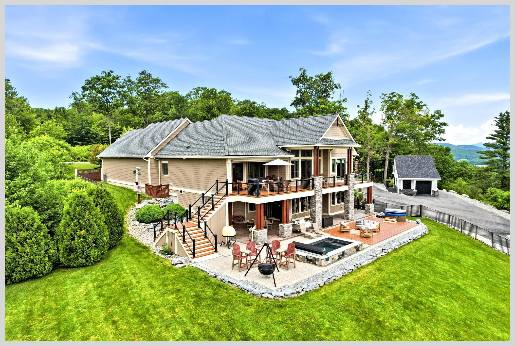 60 Ski Lift Ln, Plymouth, NH 03264