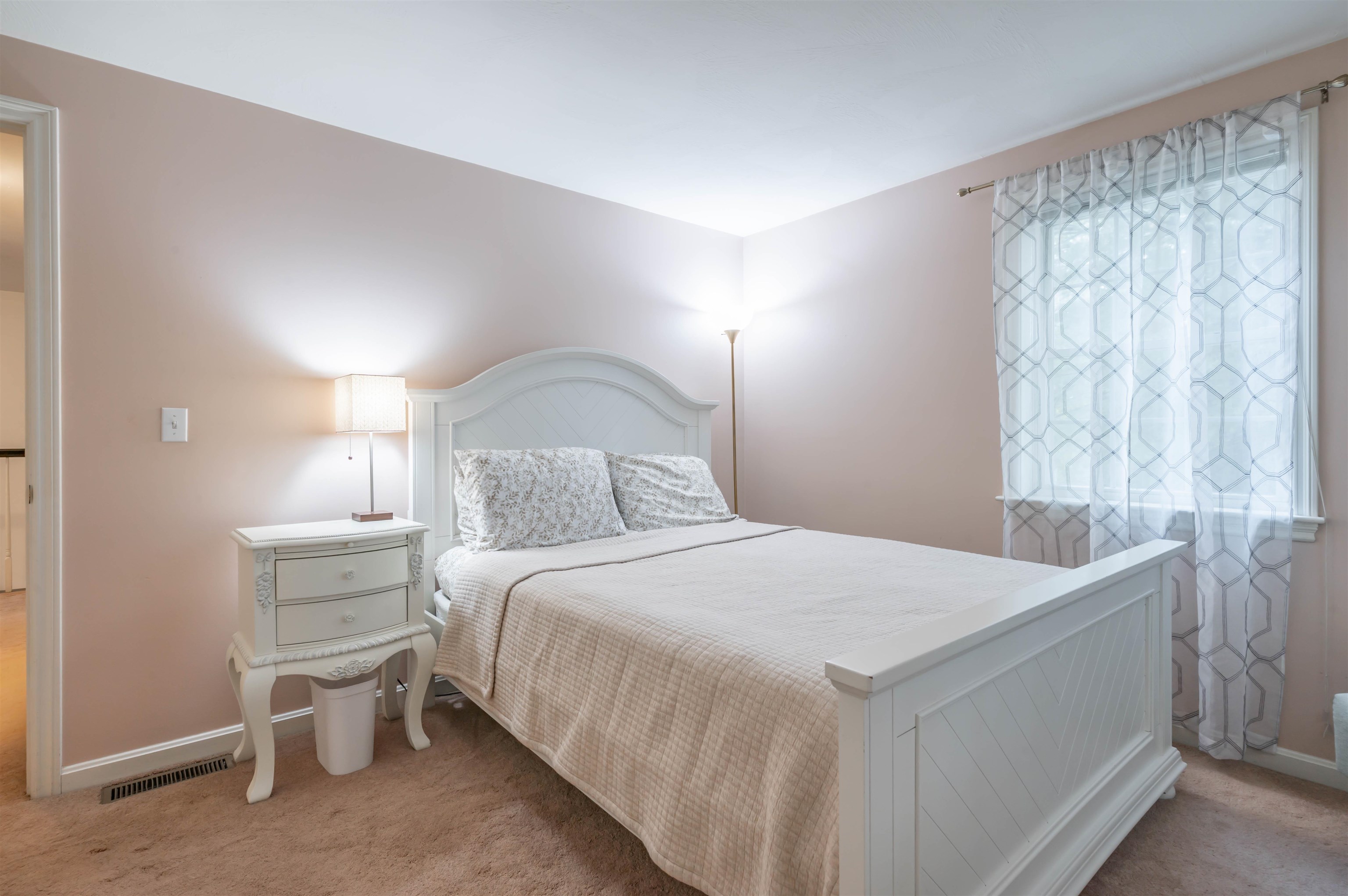 10 Castlegate Way #453, Nashua, NH 03063