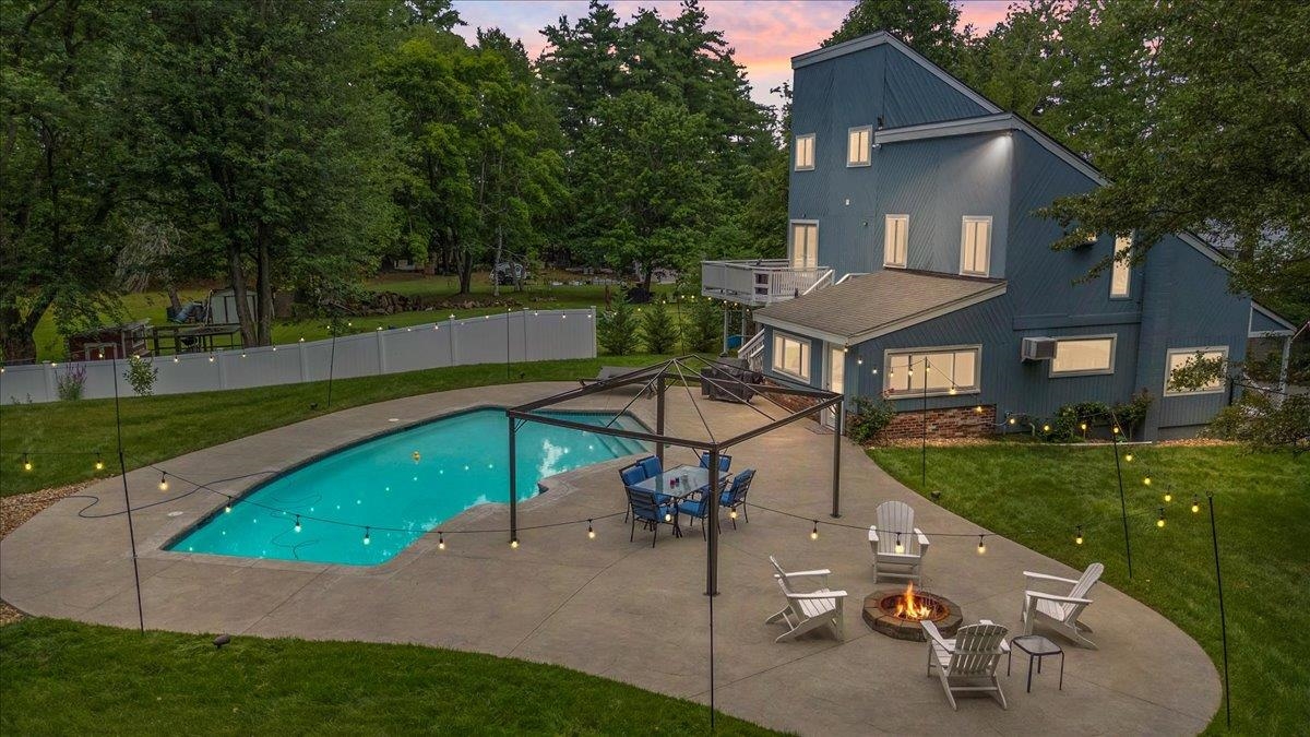 37 Pike St, Nashua, NH 03060