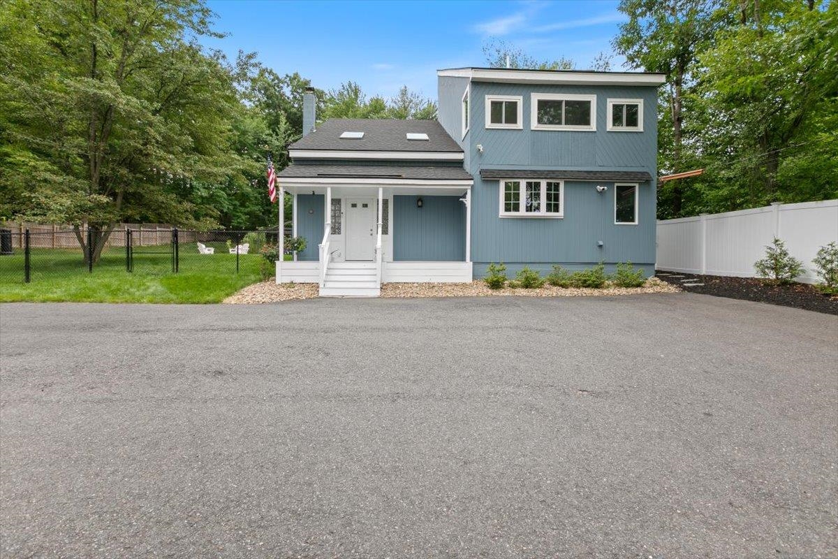 37 Pike St, Nashua, NH 03060