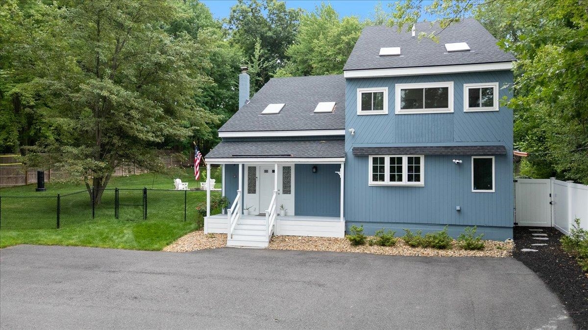 37 Pike St, Nashua, NH 03060