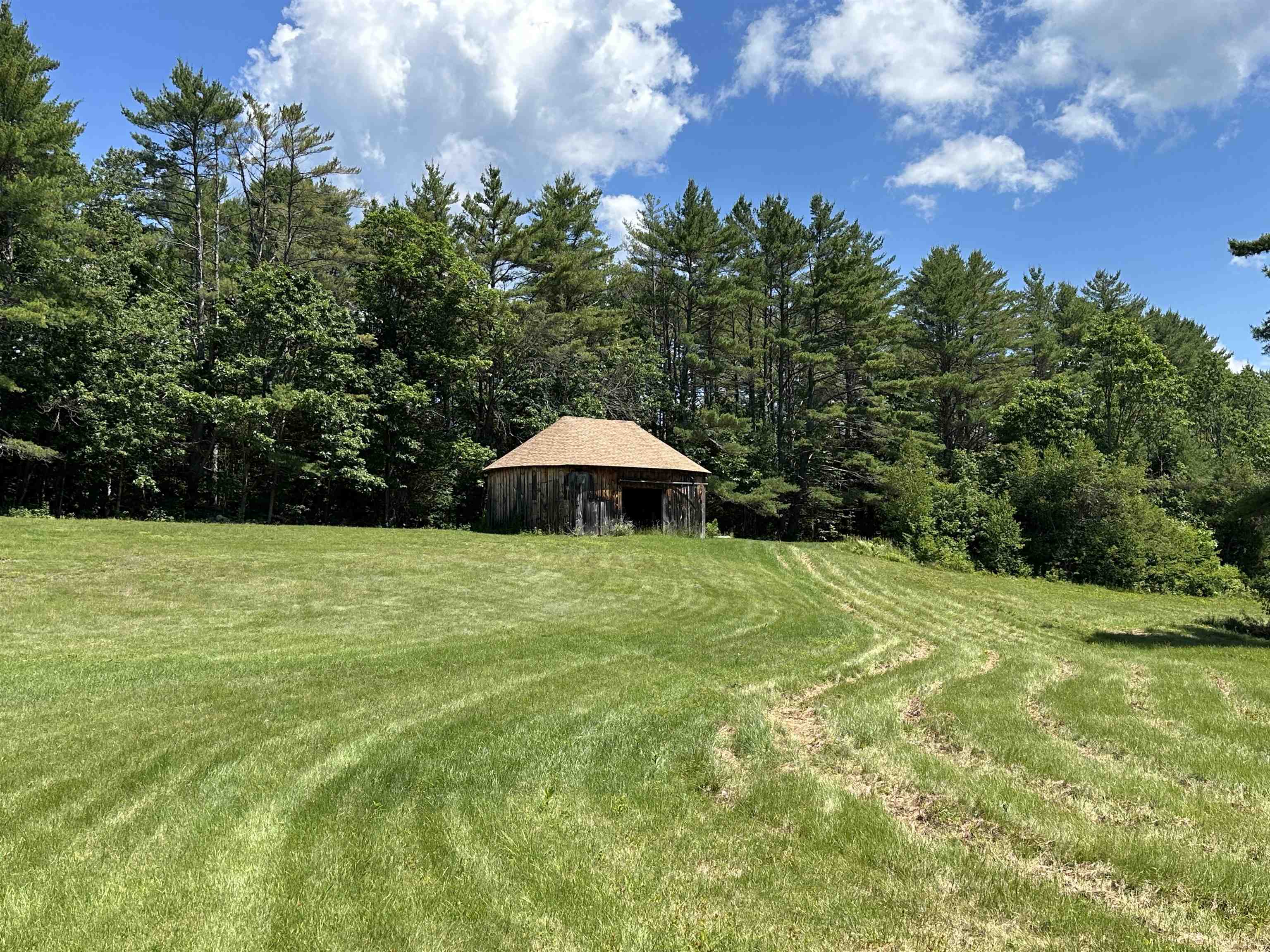 473 Main St, Grafton, NH 03240-3418