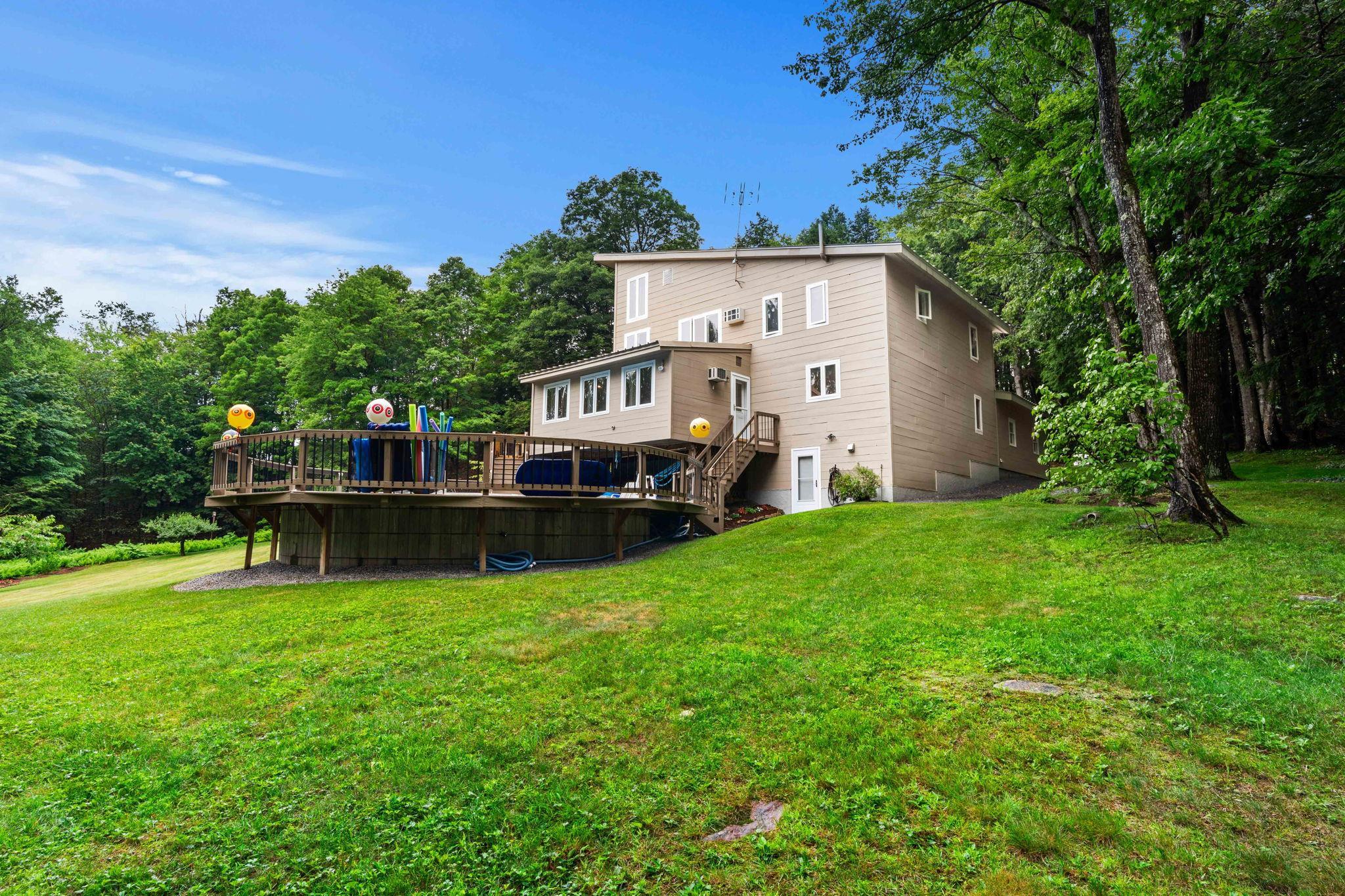 42 Thorndike Rd, Weare, NH 03281