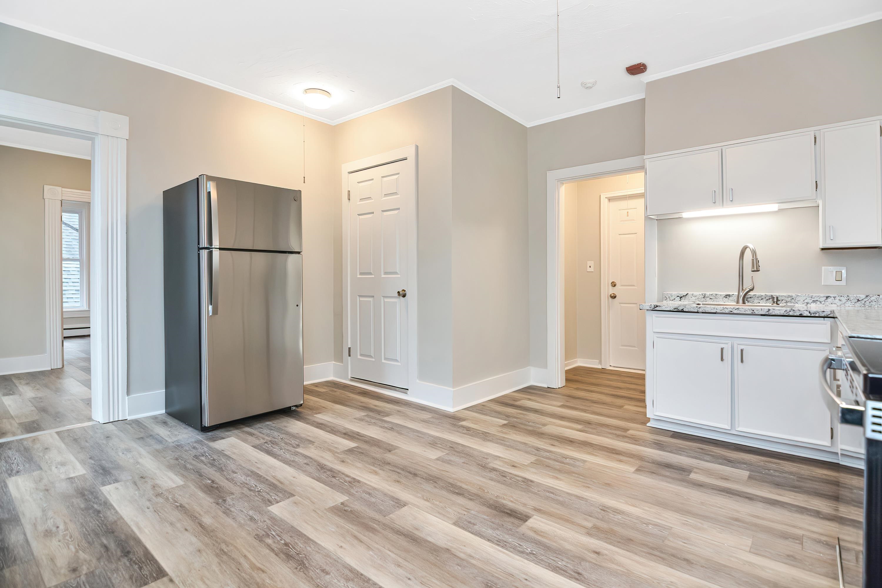 32 Main St, Pittsfield, NH 03263