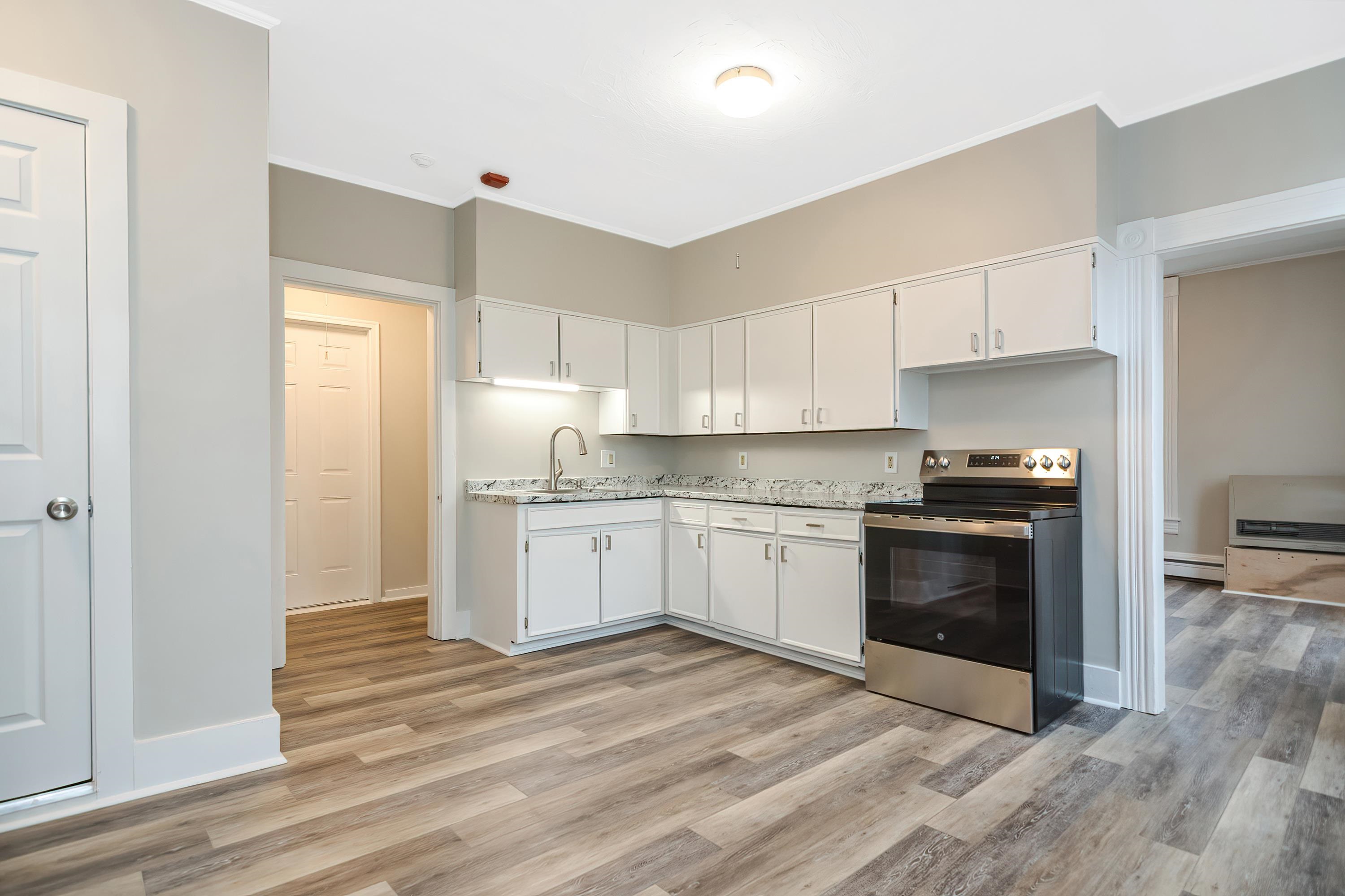 32 Main St, Pittsfield, NH 03263