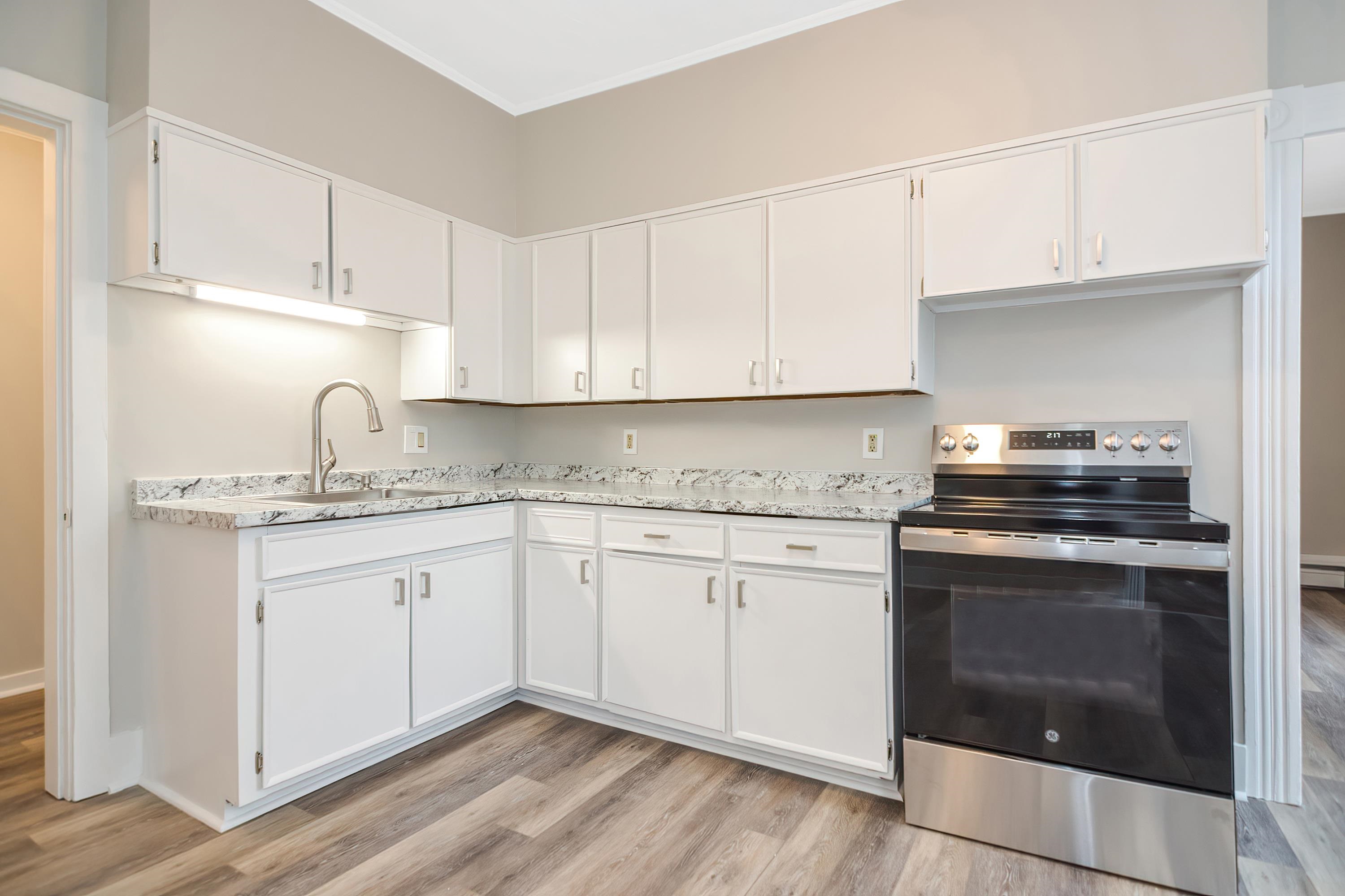 32 Main St, Pittsfield, NH 03263