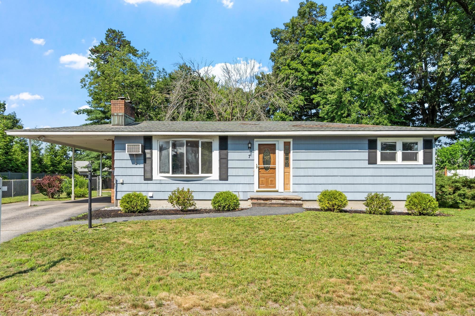 7 Mack St, Bedford, NH 03110