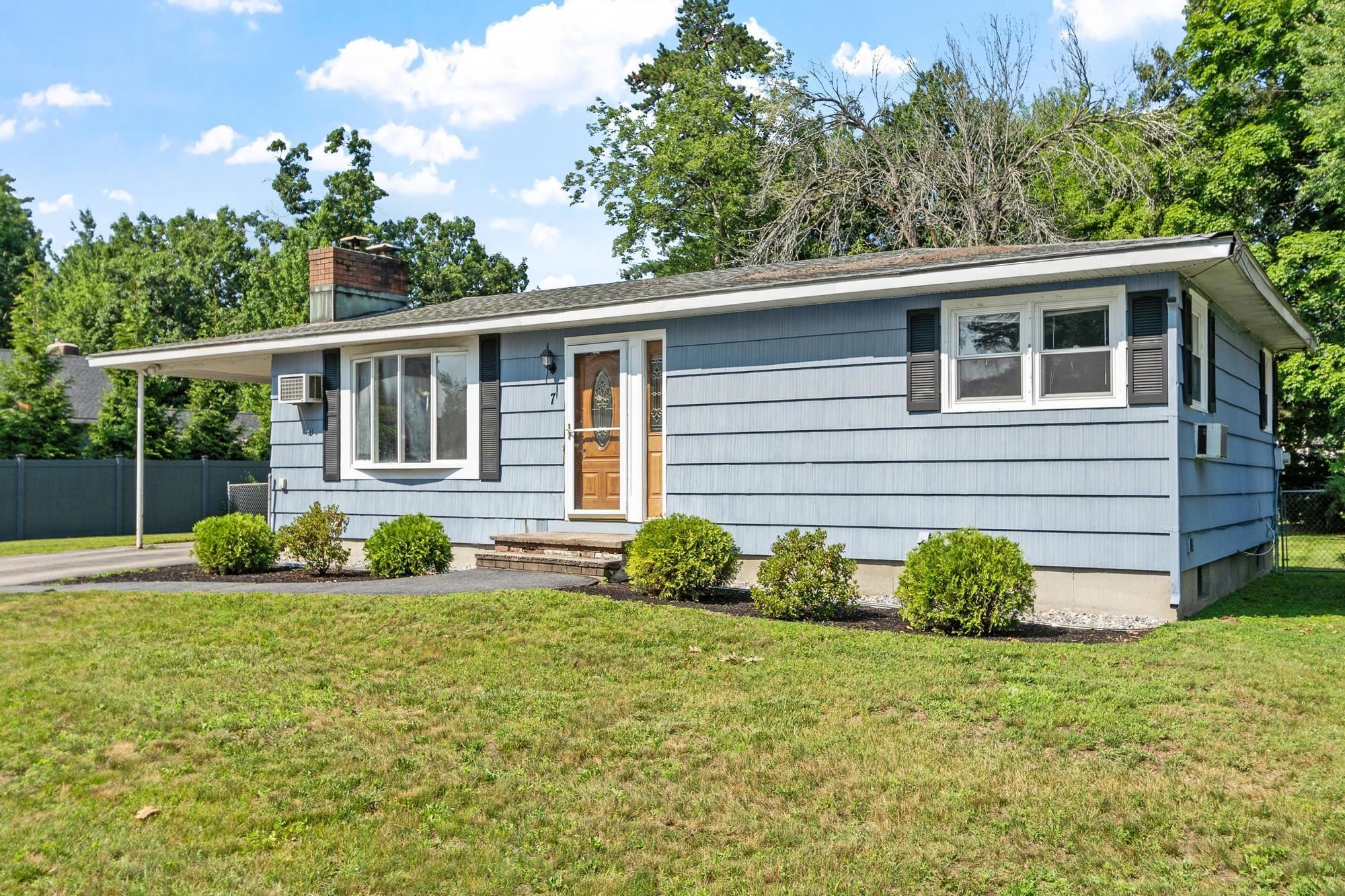 7 Mack St, Bedford, NH 03110