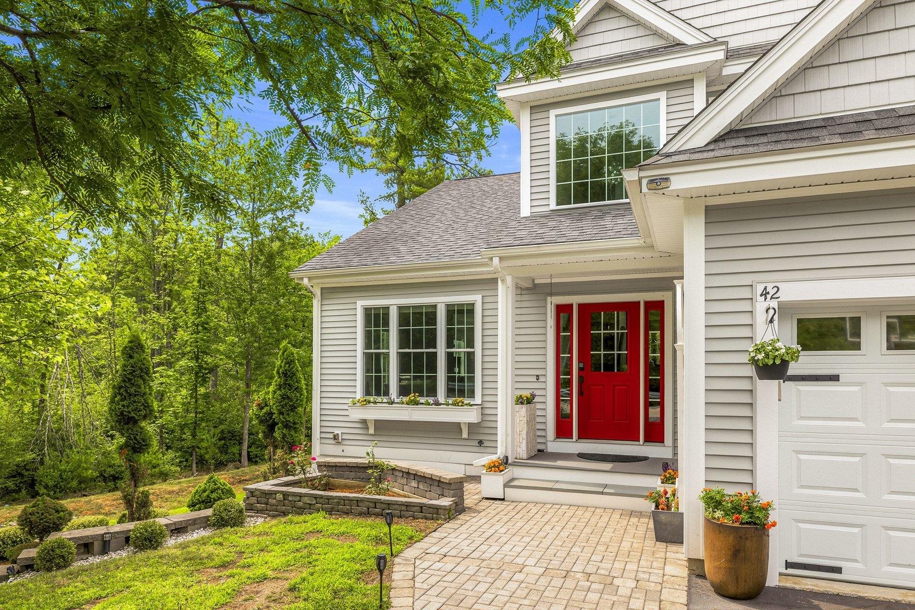 42 Stocklan Cir, Dover, NH 03820