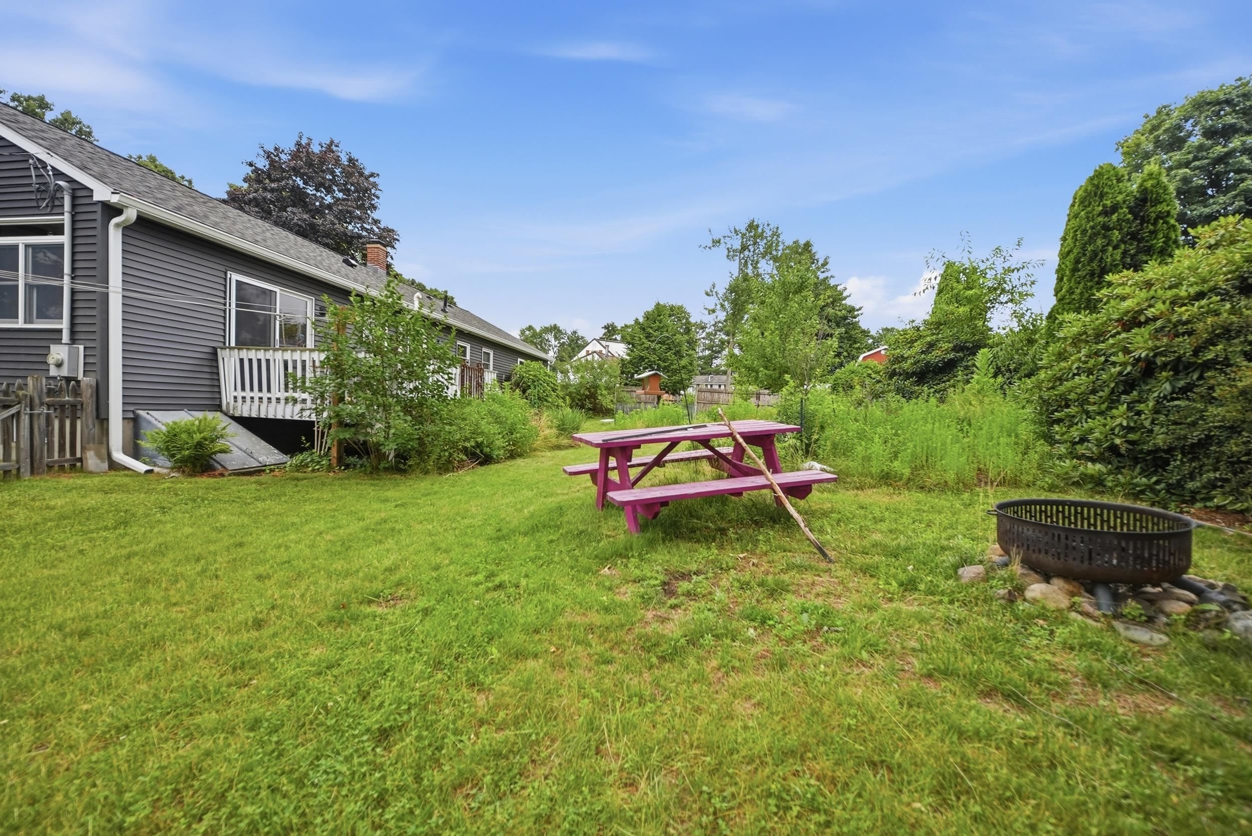 16 Terry St, Nashua, NH 03064