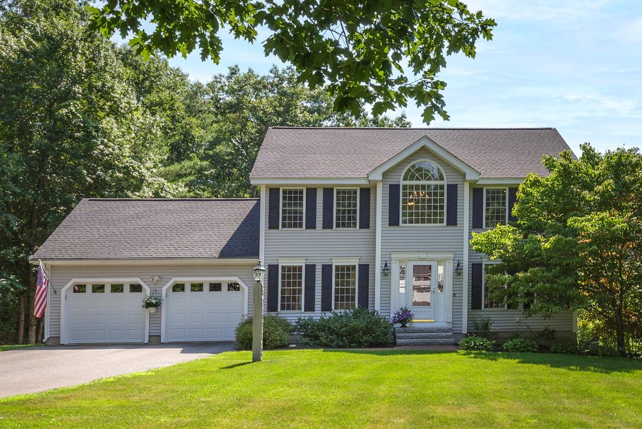 27 Aldrich St, Litchfield, NH 03052