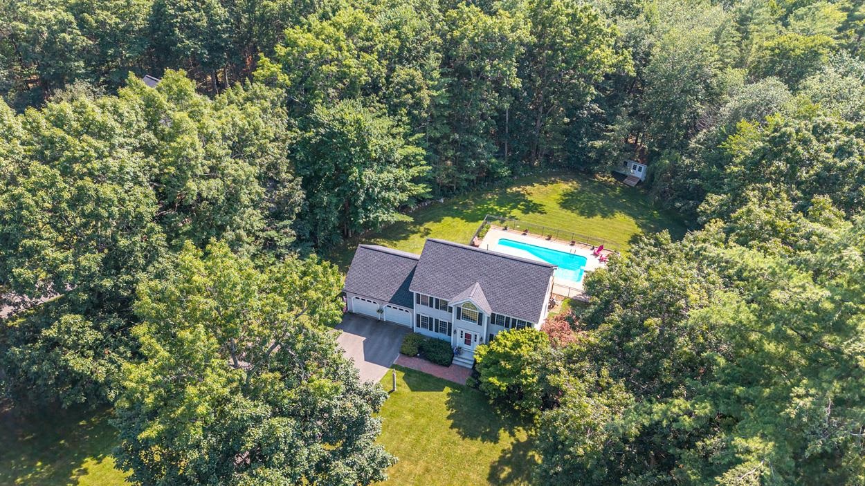 27 Aldrich St, Litchfield, NH 03052