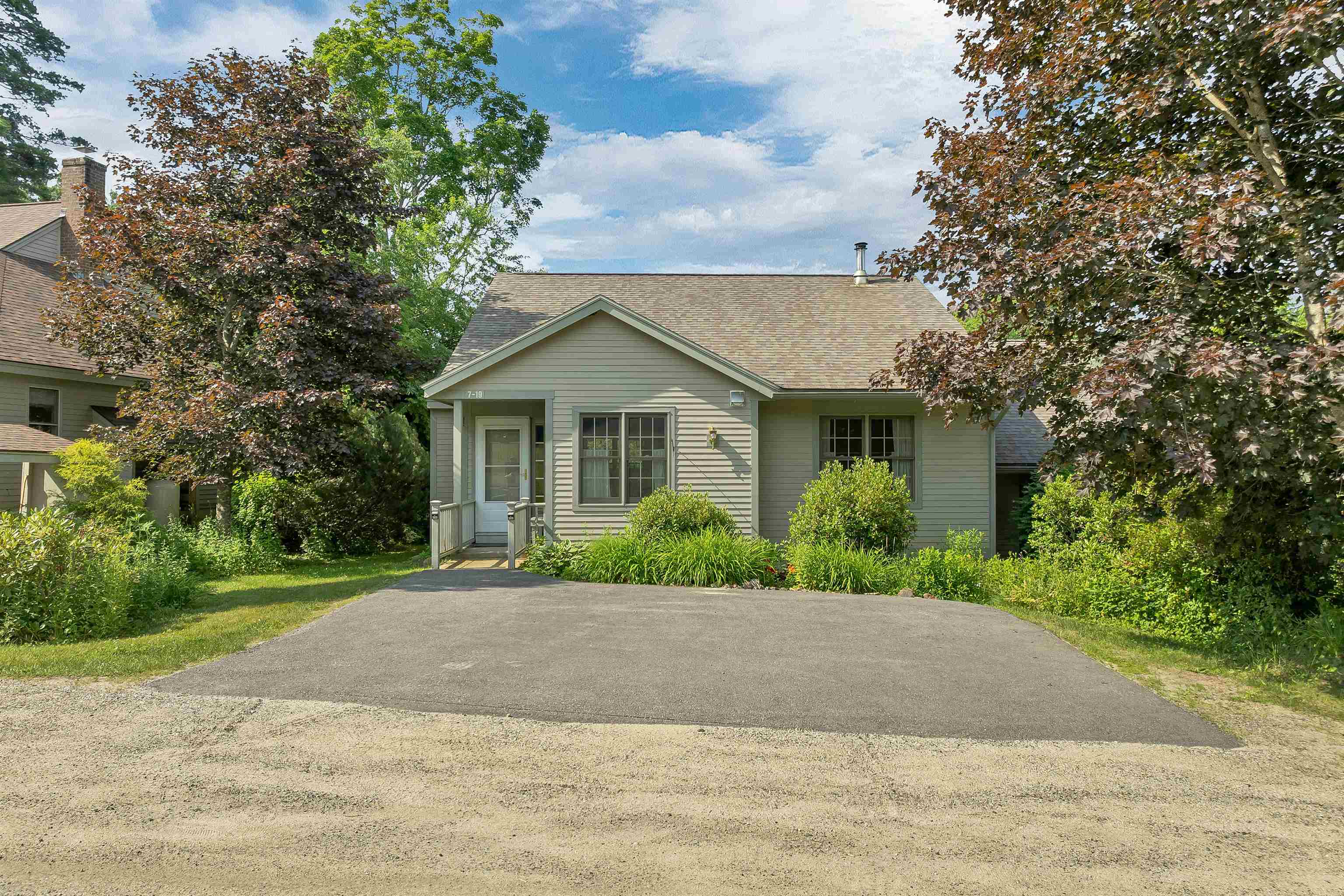 7 Troon Ter #19, Holderness, NH 03245