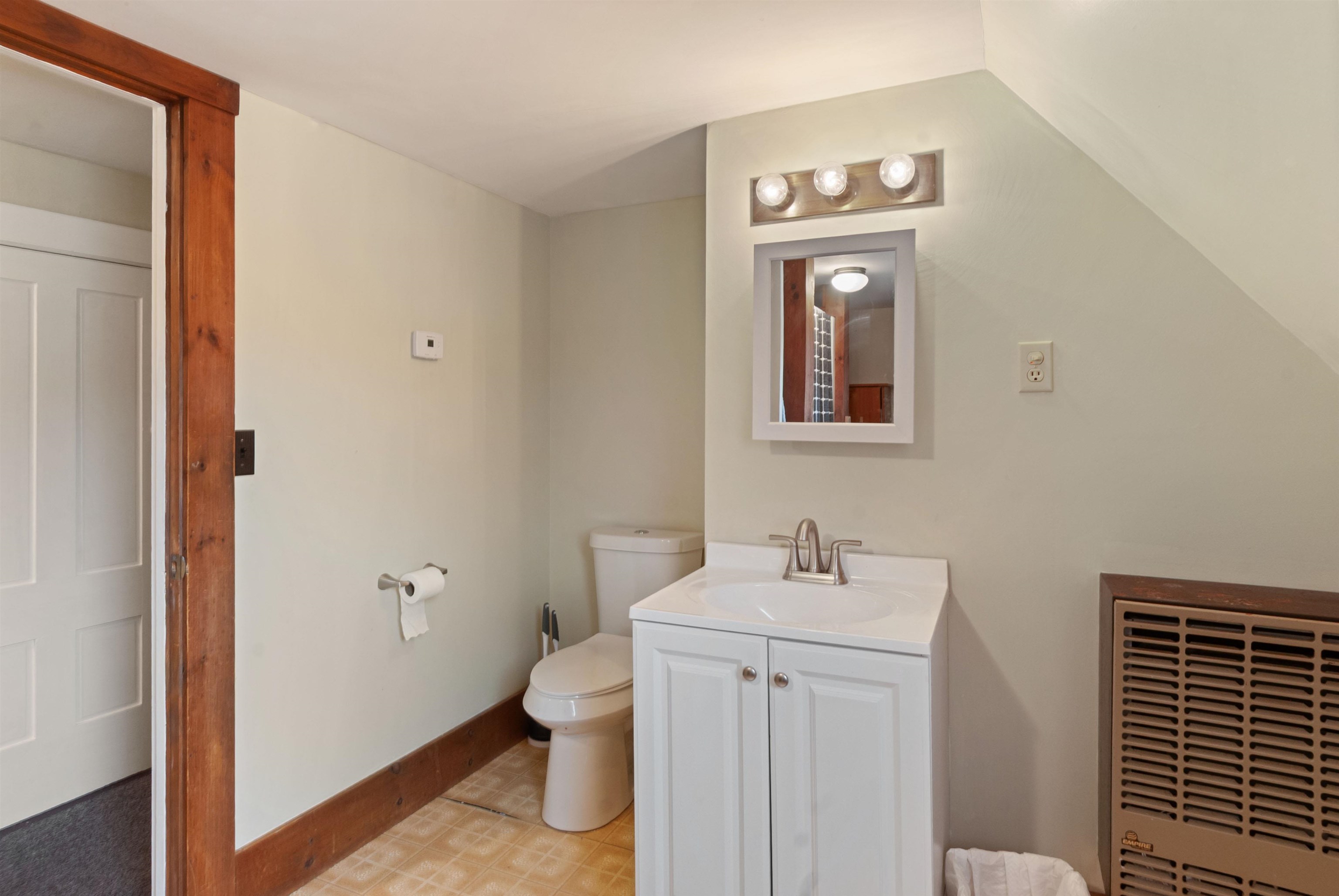 37 Tappan St, Farmington, NH 03835