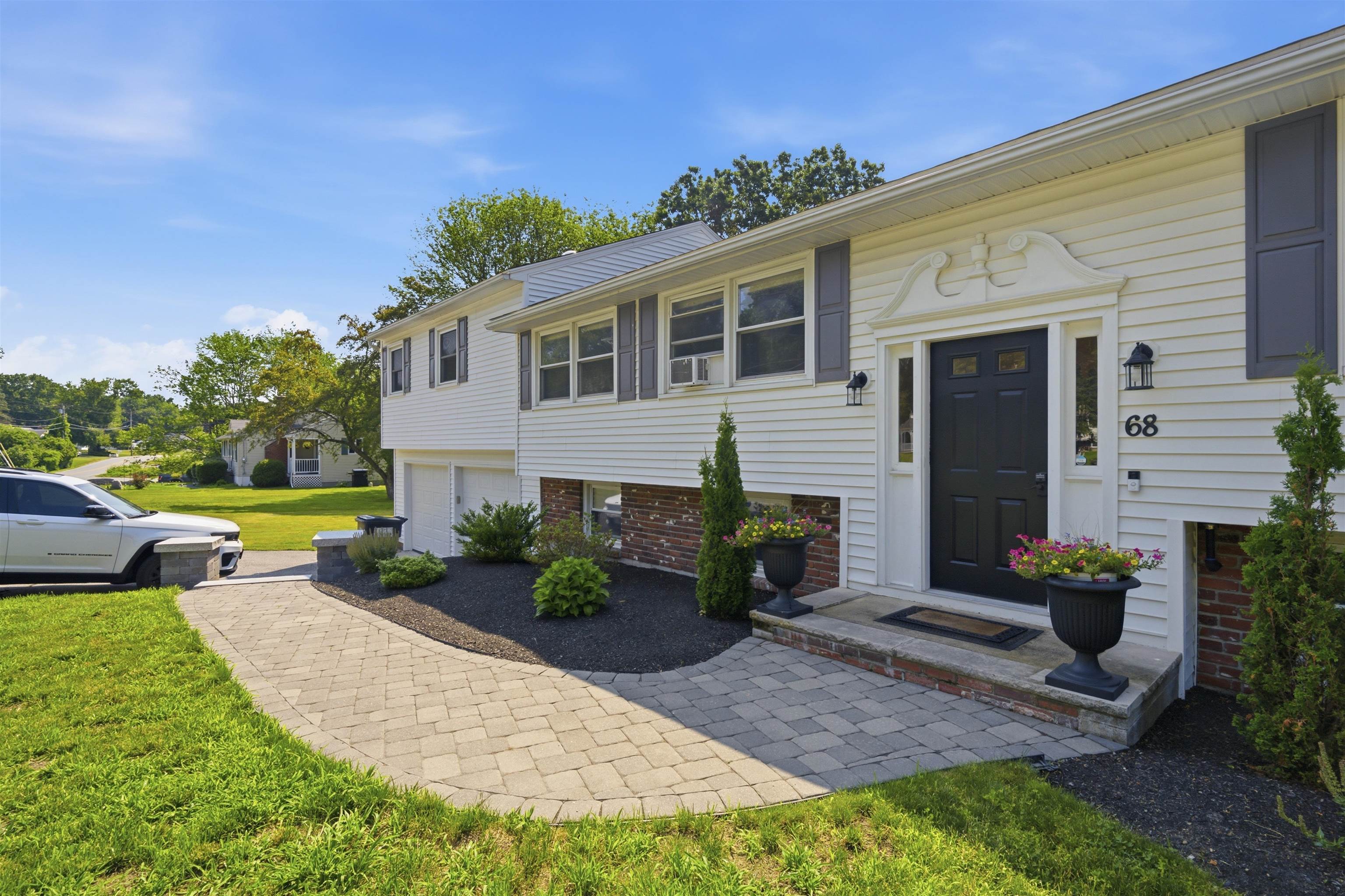 68 Jericho Rd, Pelham, NH 03076