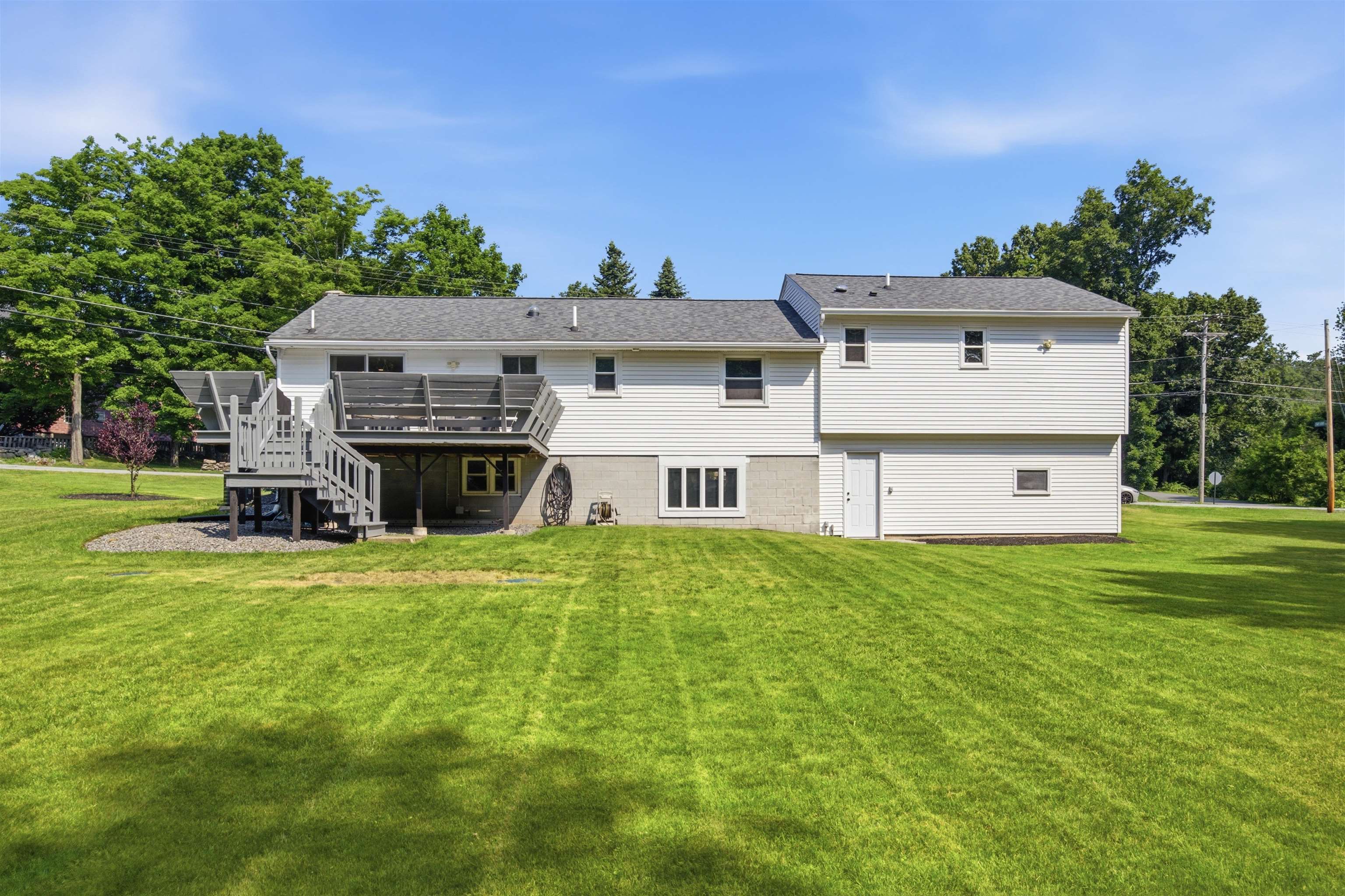 68 Jericho Rd, Pelham, NH 03076