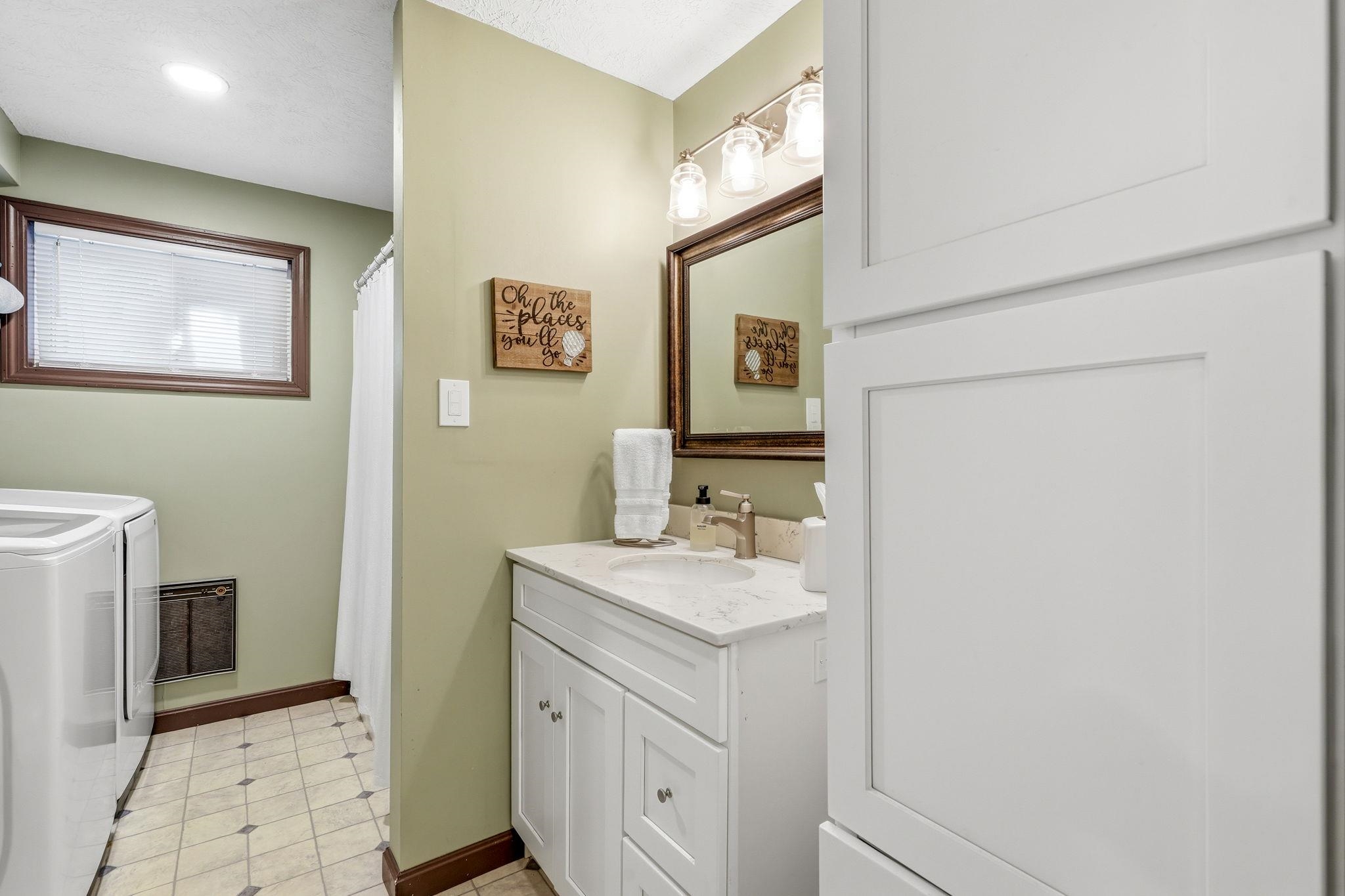 35 Cove St, Goffstown, NH 03045