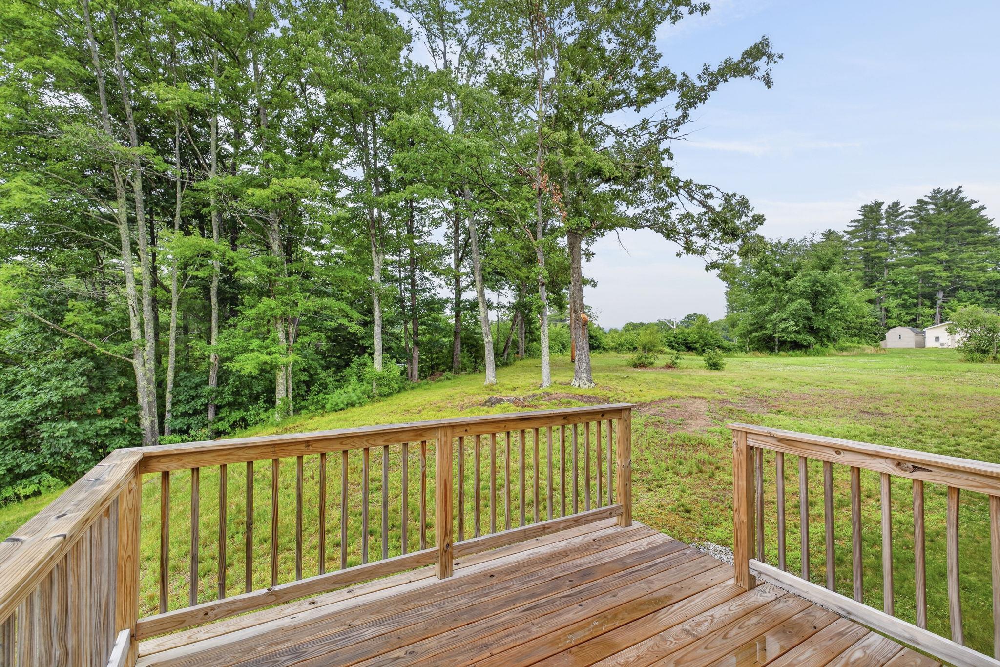 20 Woodbury Ln, Boscawen, NH 03303