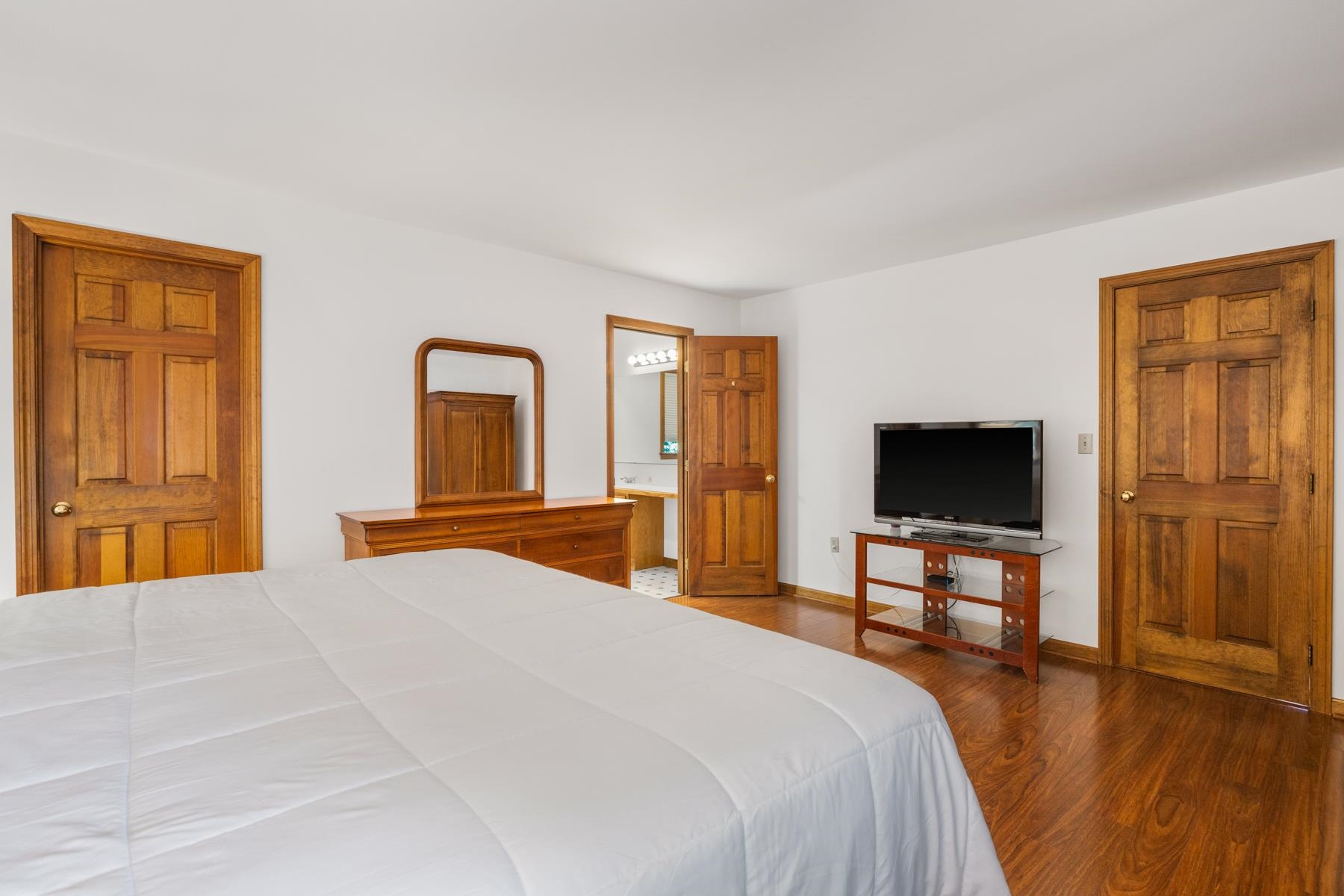 7 Bartlett Rd, Stratham, NH 03885