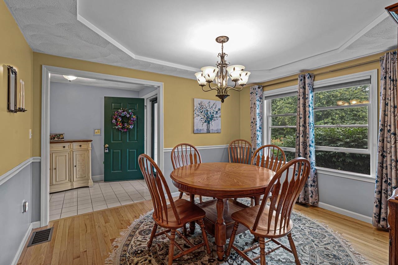 1 Trent Rd, Hooksett, NH 03106