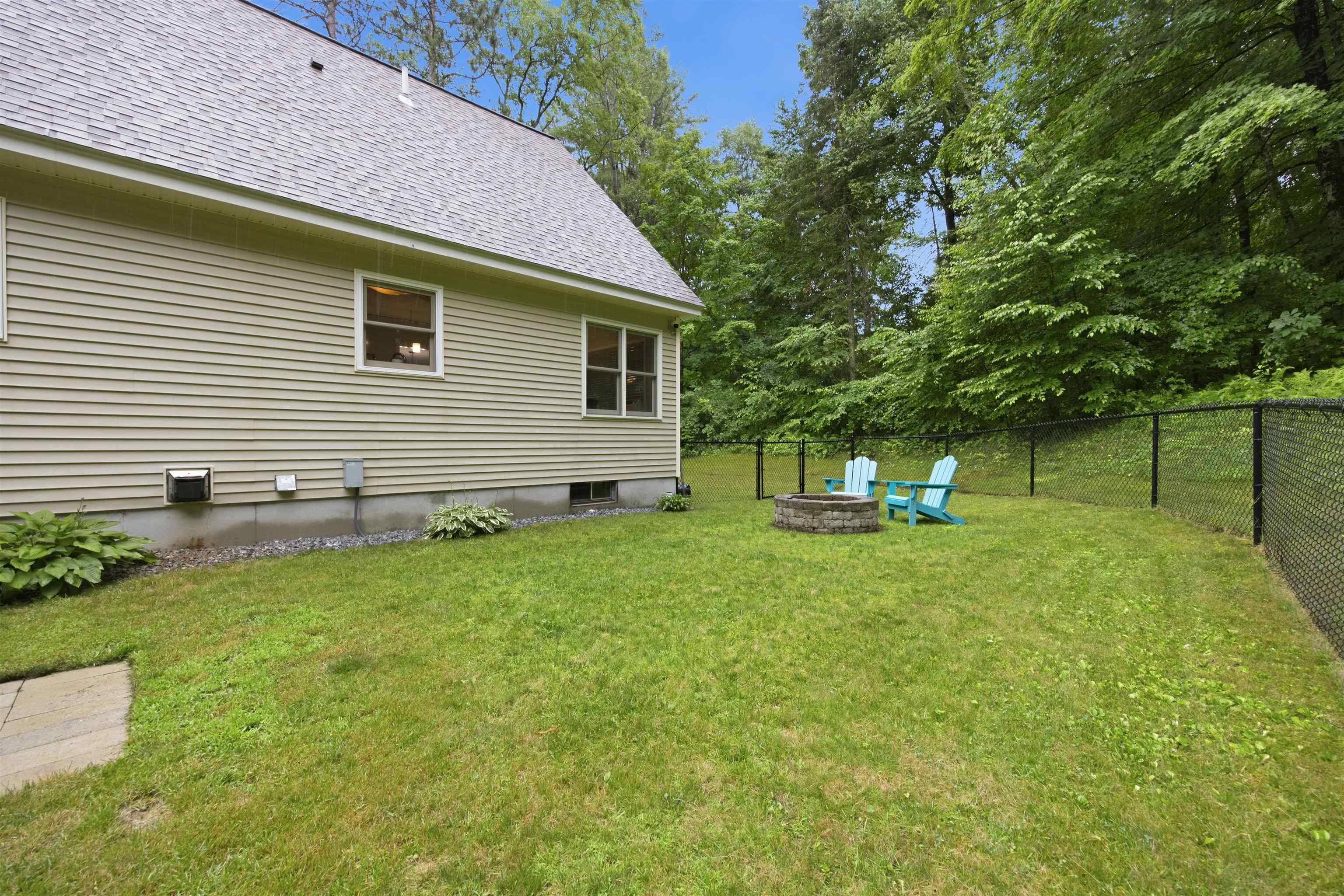 345 Riverdale Rd, New Boston, NH 03070