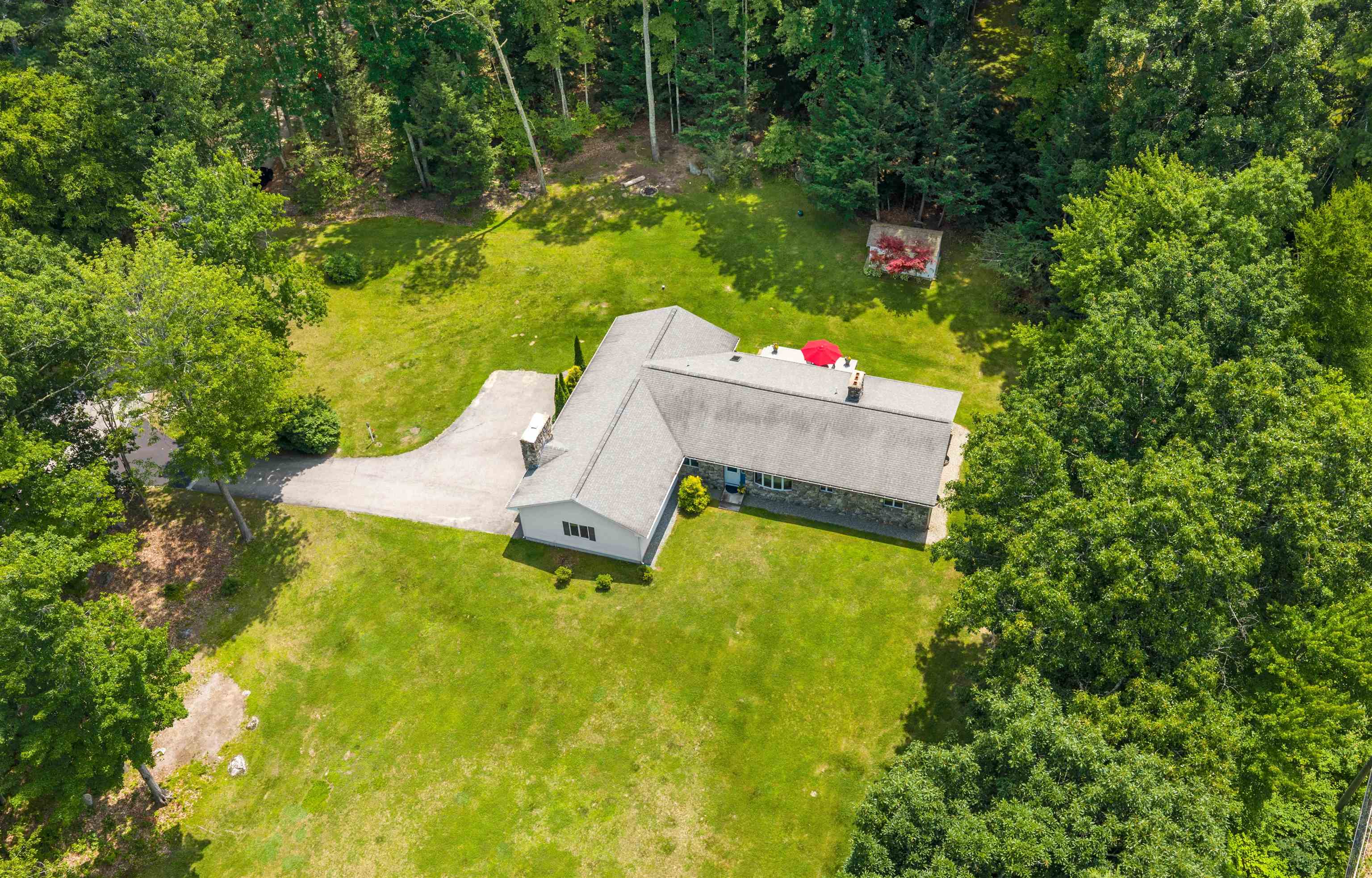 1 Old Milford Rd, Amherst, NH 03031