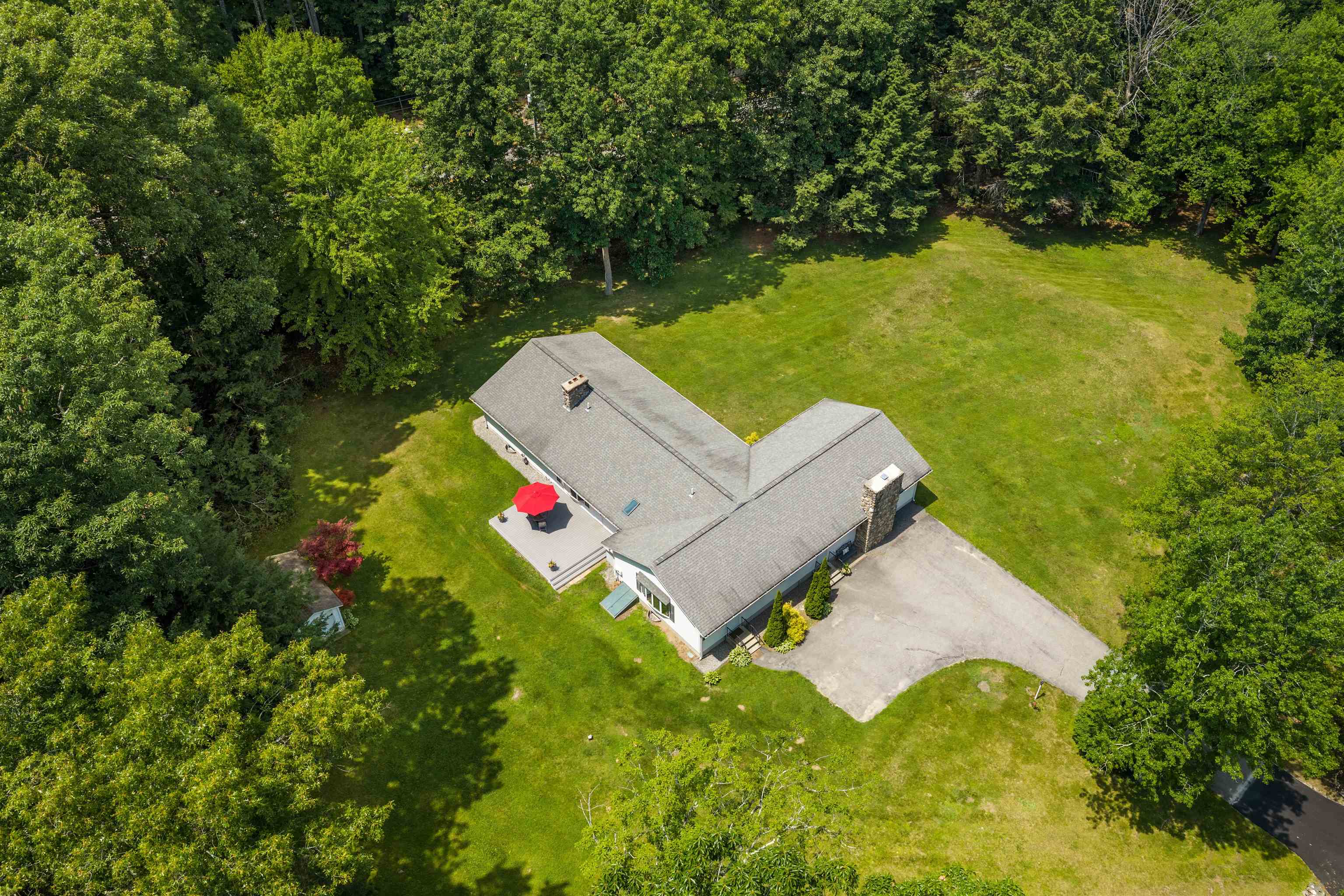 1 Old Milford Rd, Amherst, NH 03031