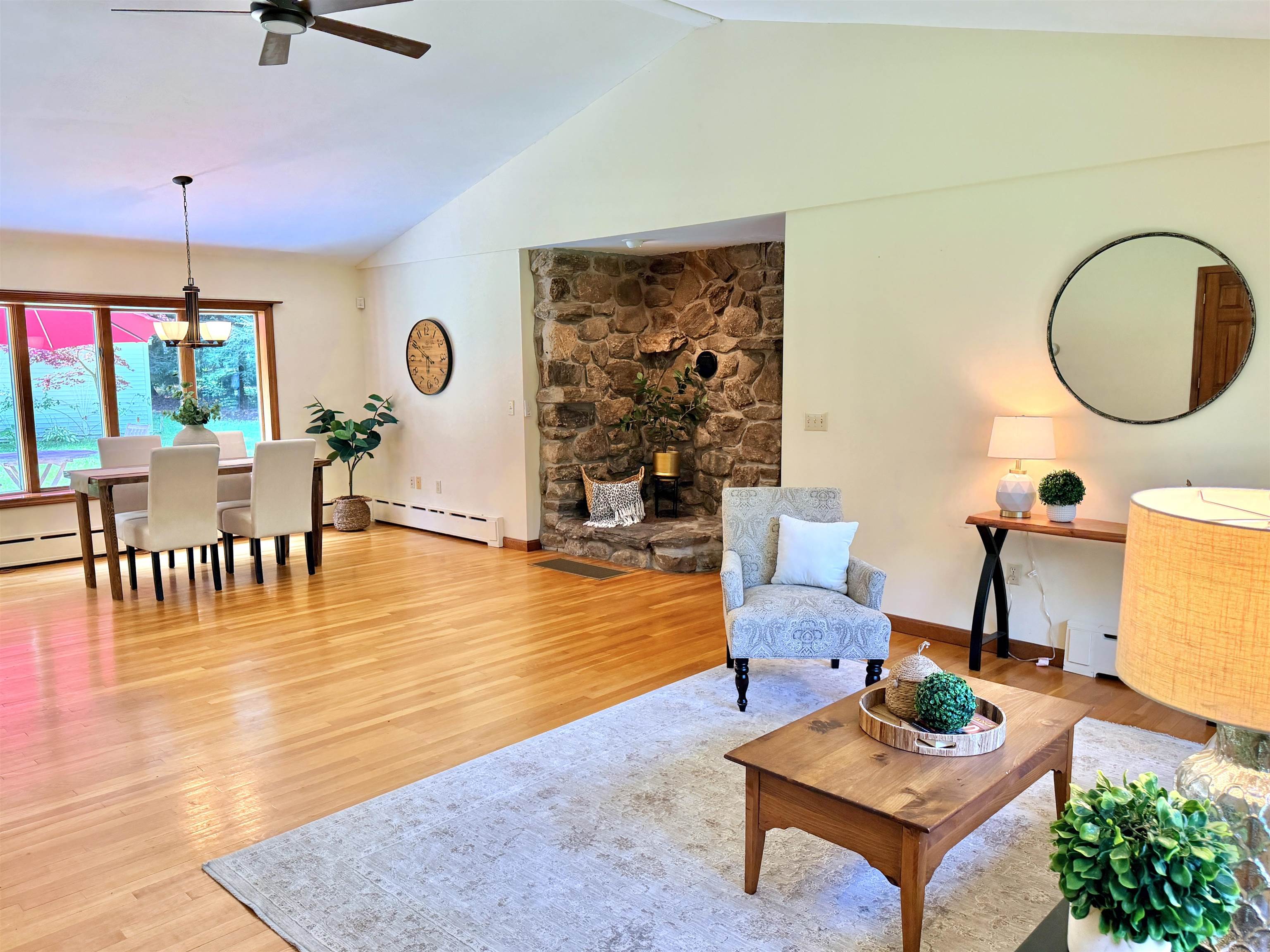 1 Old Milford Rd, Amherst, NH 03031