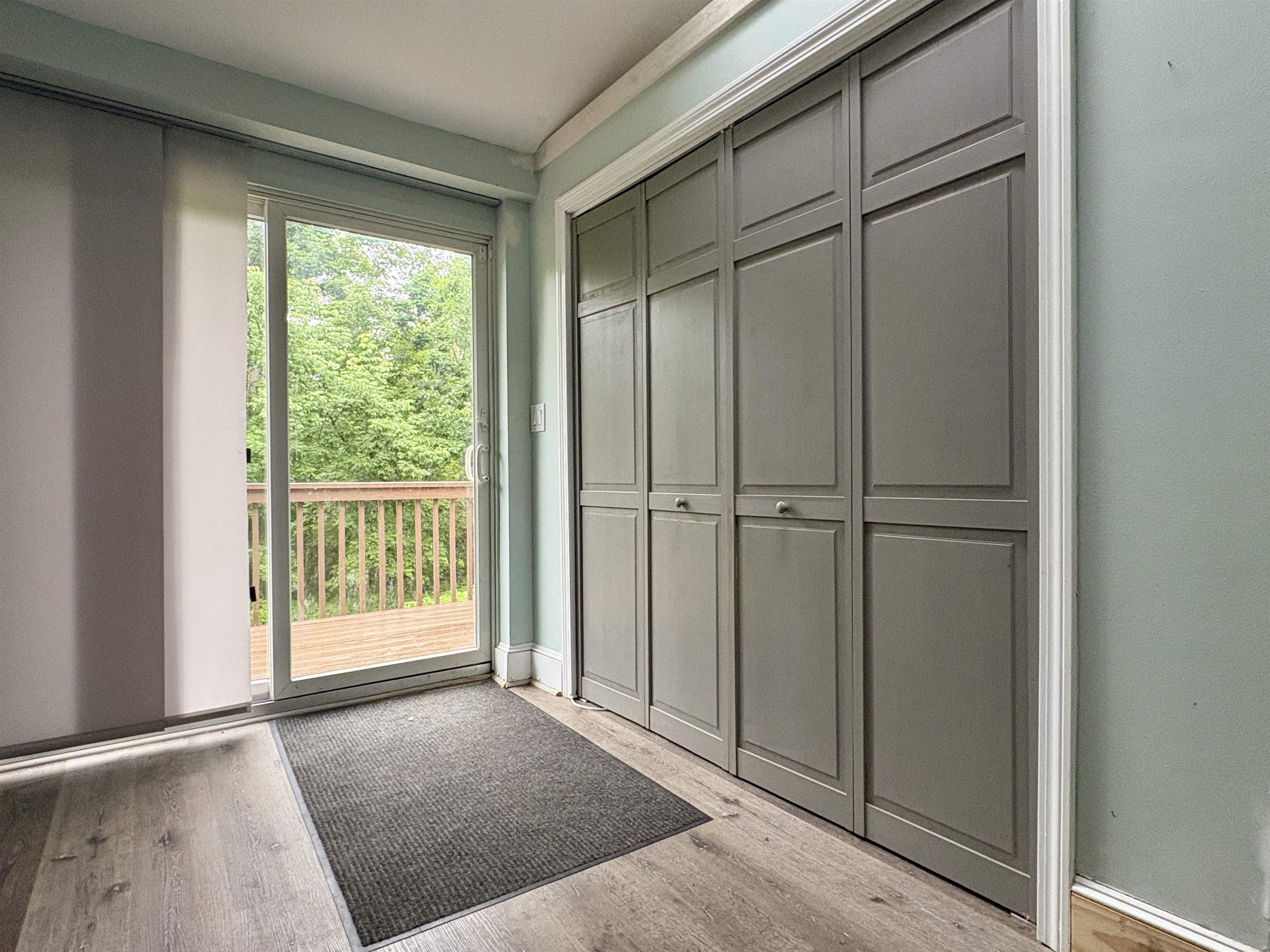  25649110
