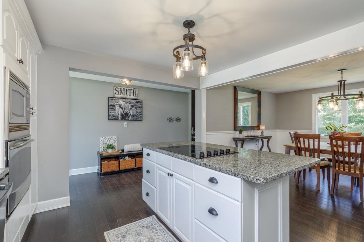10 Collins Ave, Merrimack, NH 03054