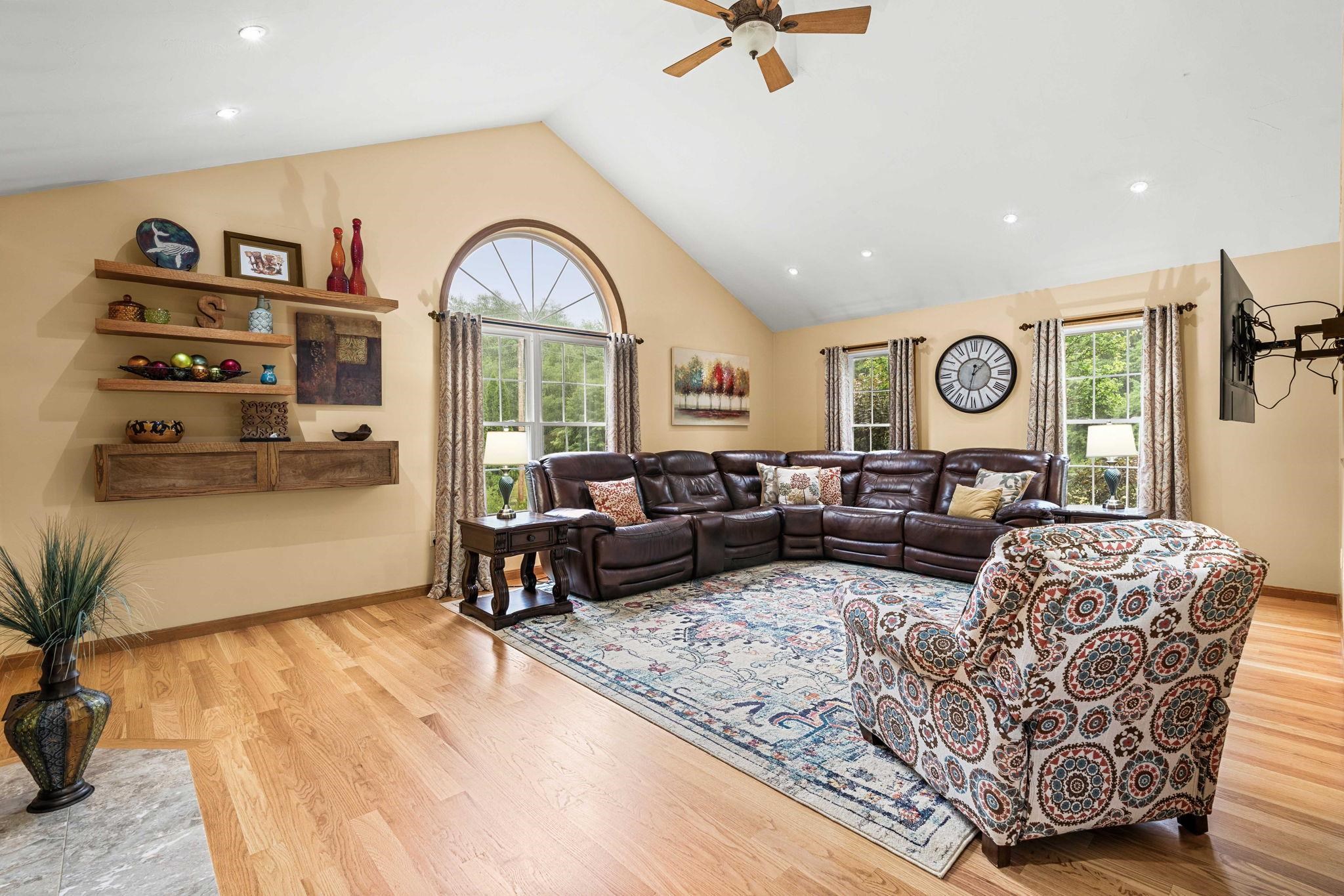 52 Oak Hill Rd, Brookline, NH 03033