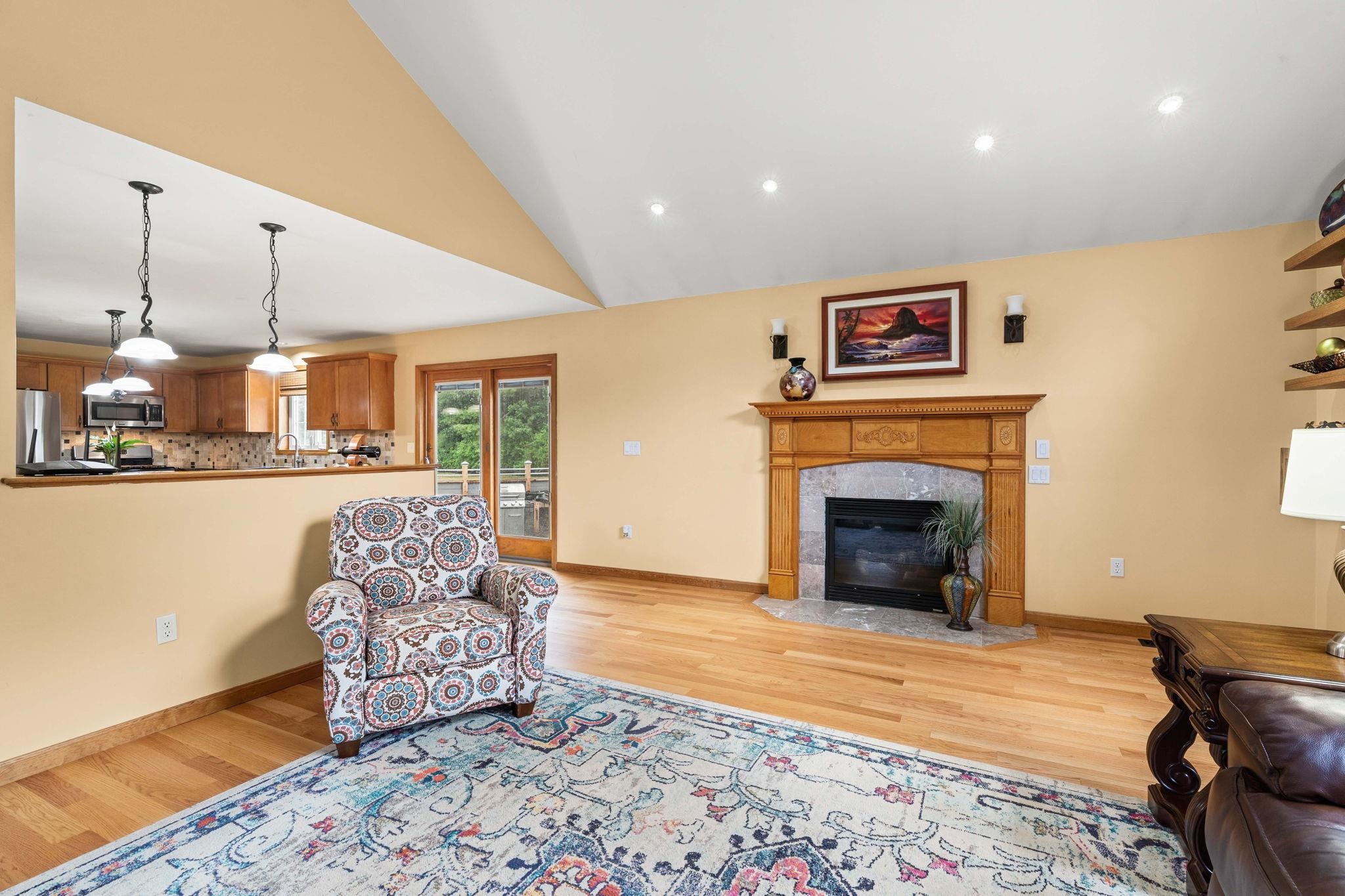 52 Oak Hill Rd, Brookline, NH 03033