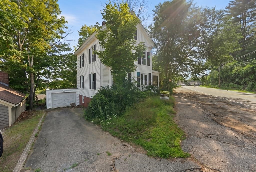 10 W High St, Somersworth, NH 03878