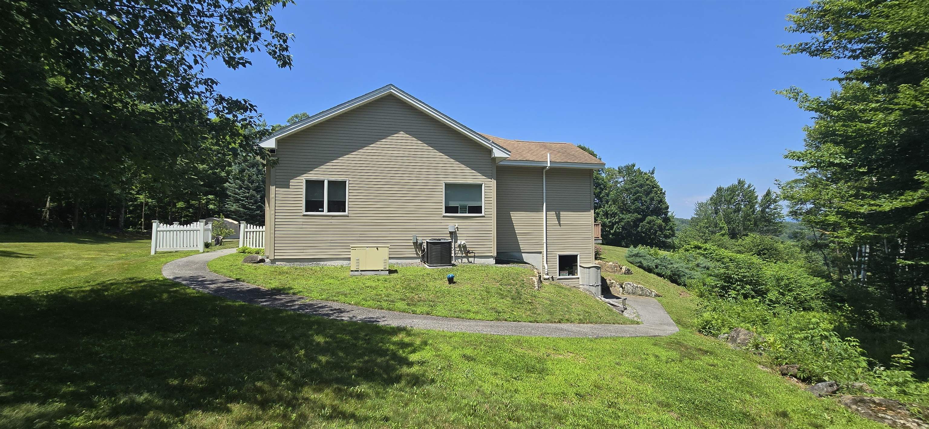 259 Old Lake Shore Rd, Gilford, NH 03249